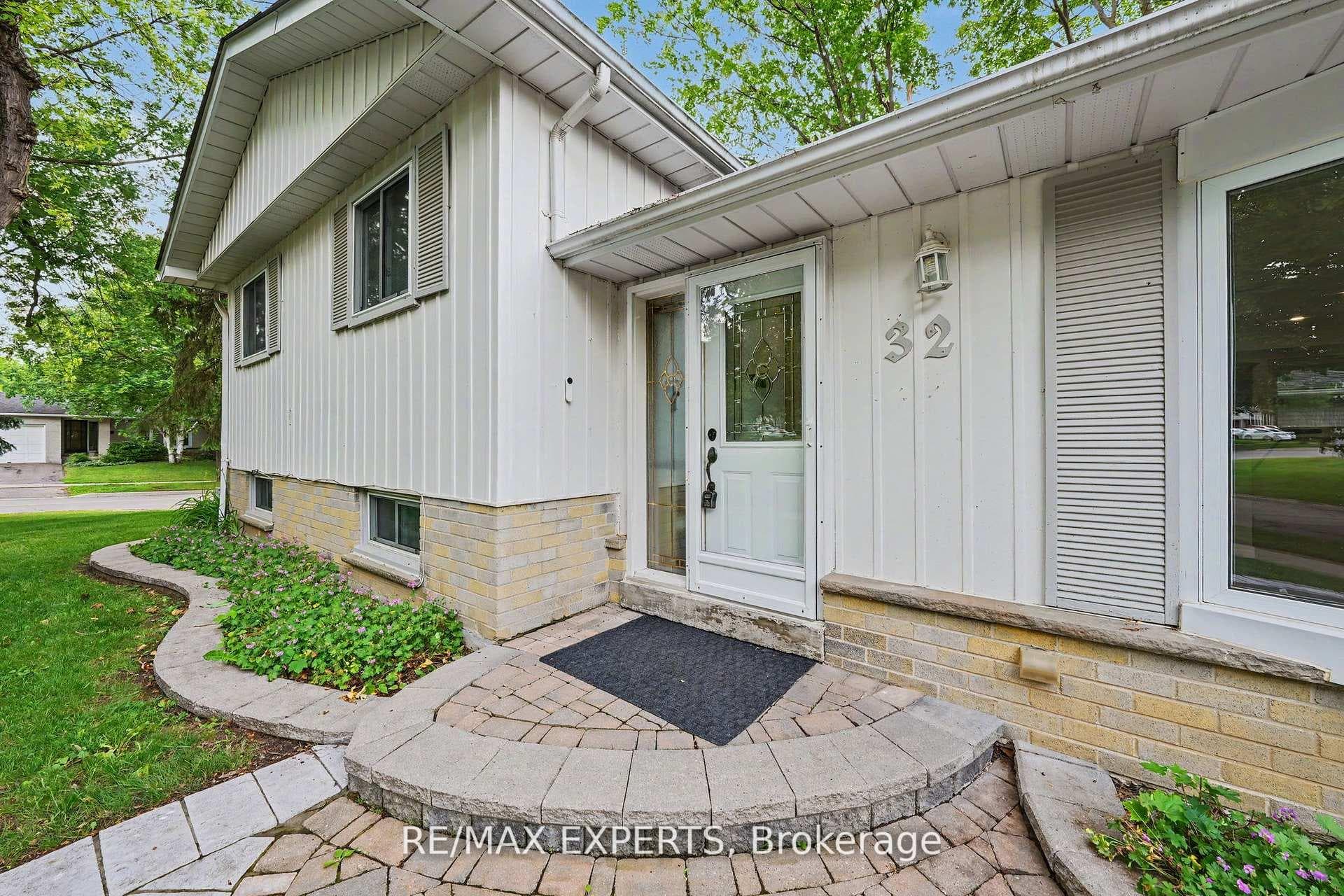 32 Oak Court photo 5
