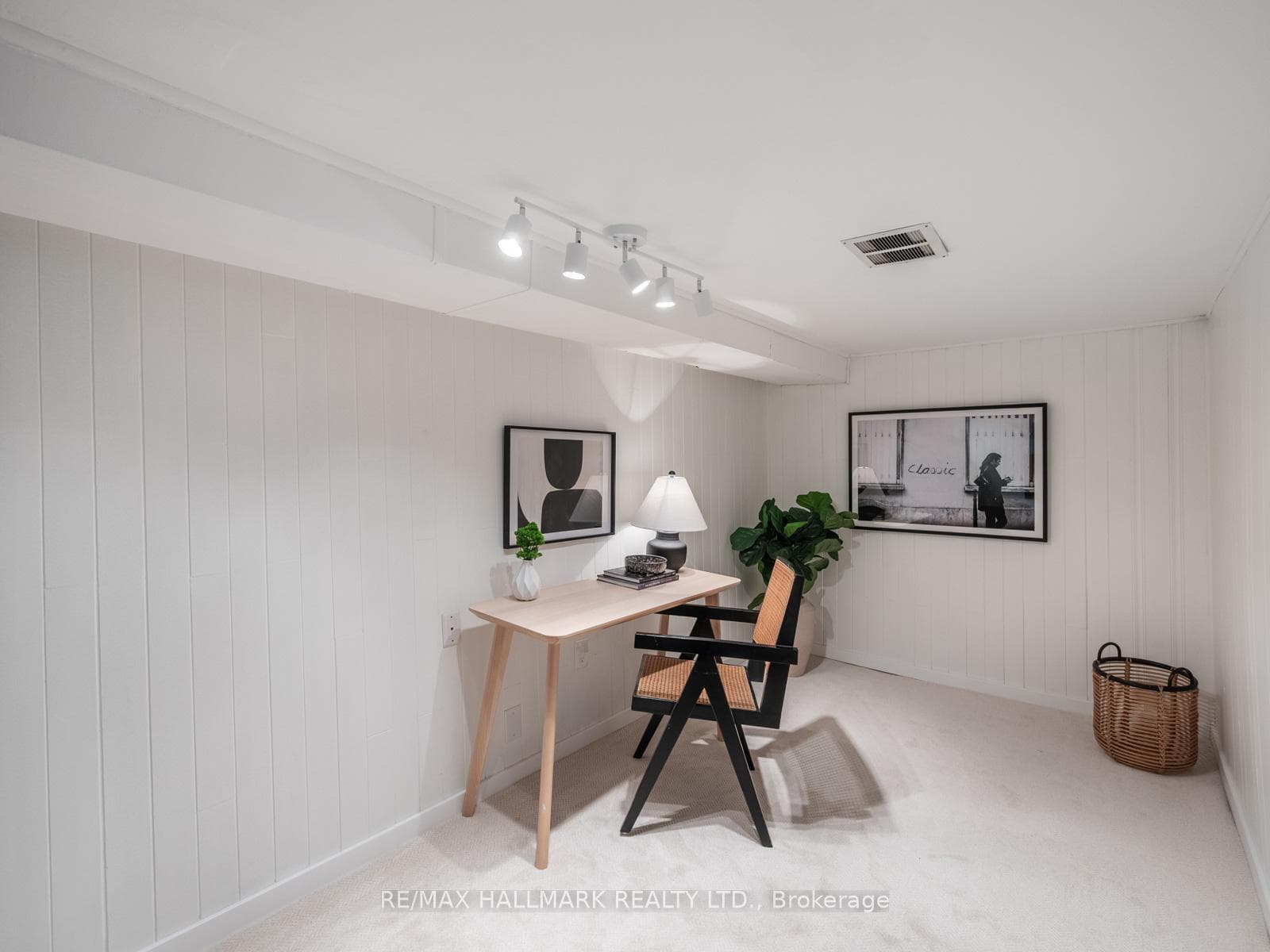 88 Eastwood Road photo 34