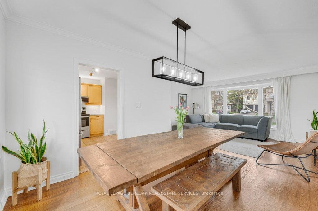 602 Stephens Crescent photo 8