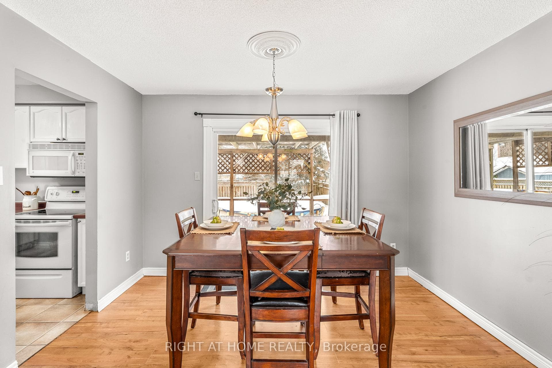 28 Forest Wood Drive photo 8