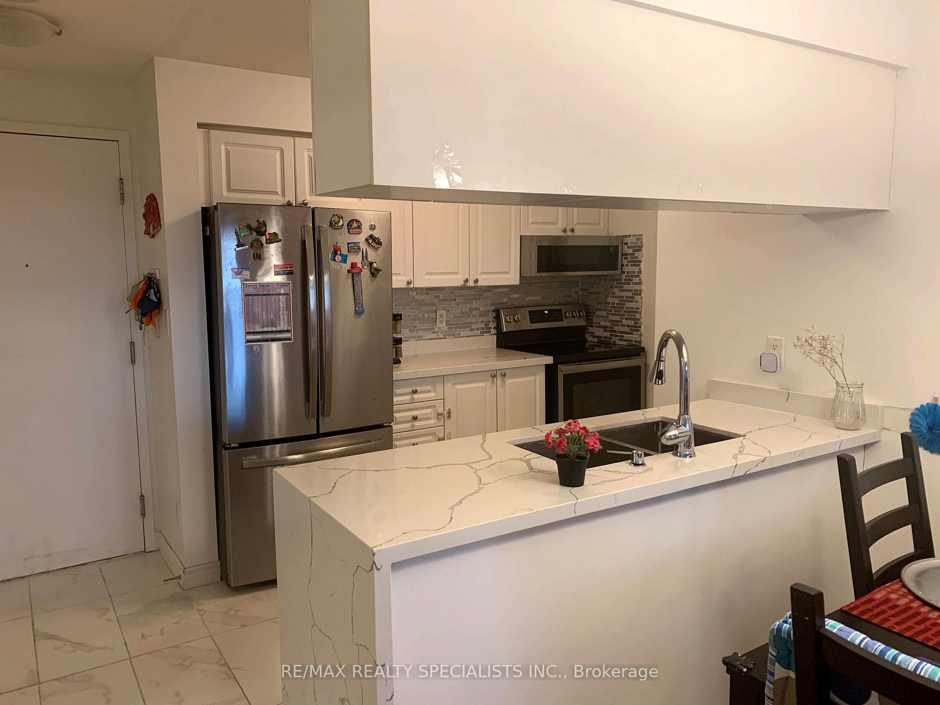 3880 DUKE OF YORK Drive Unit 1809 photo 9
