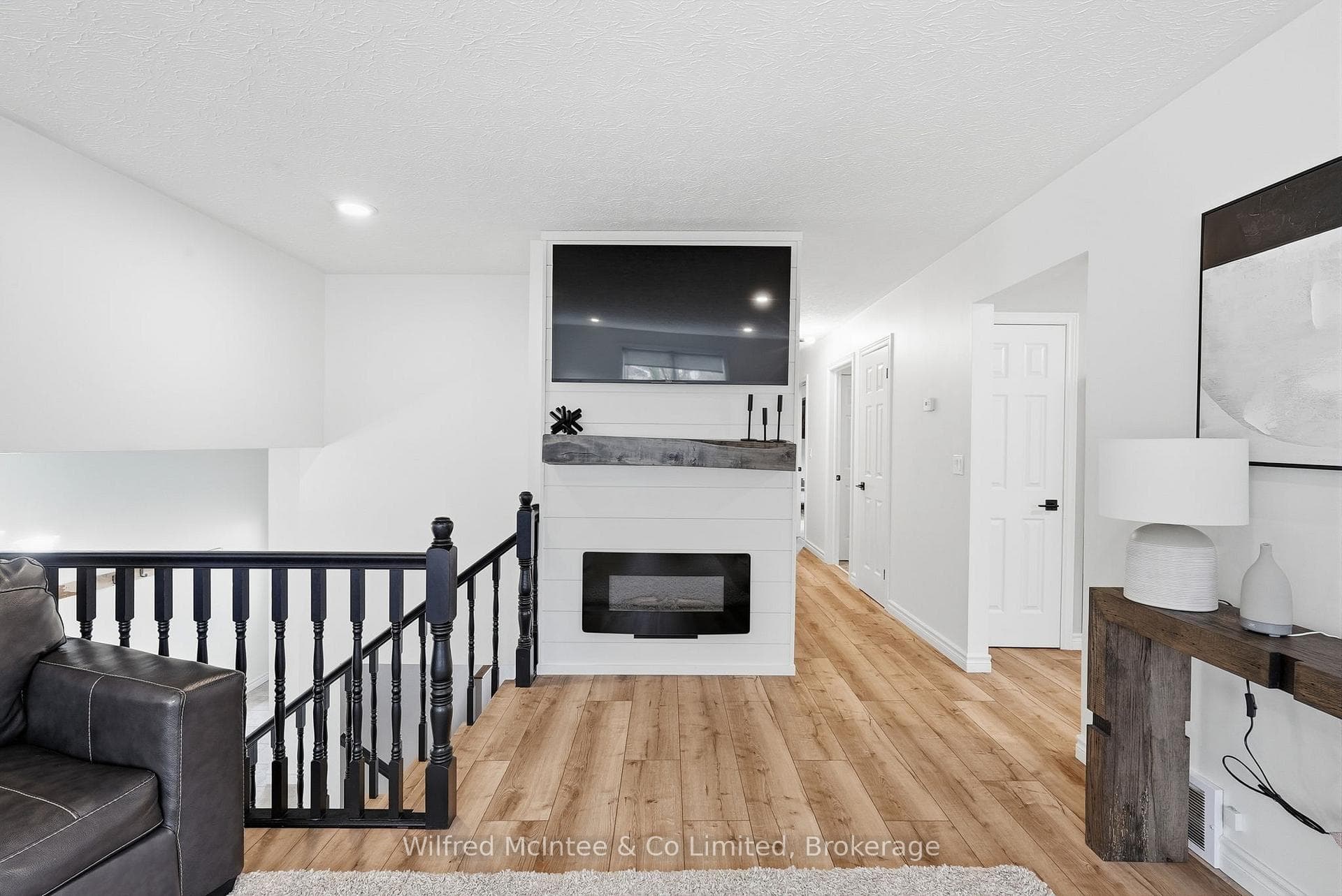 214 Hinks Street photo 15