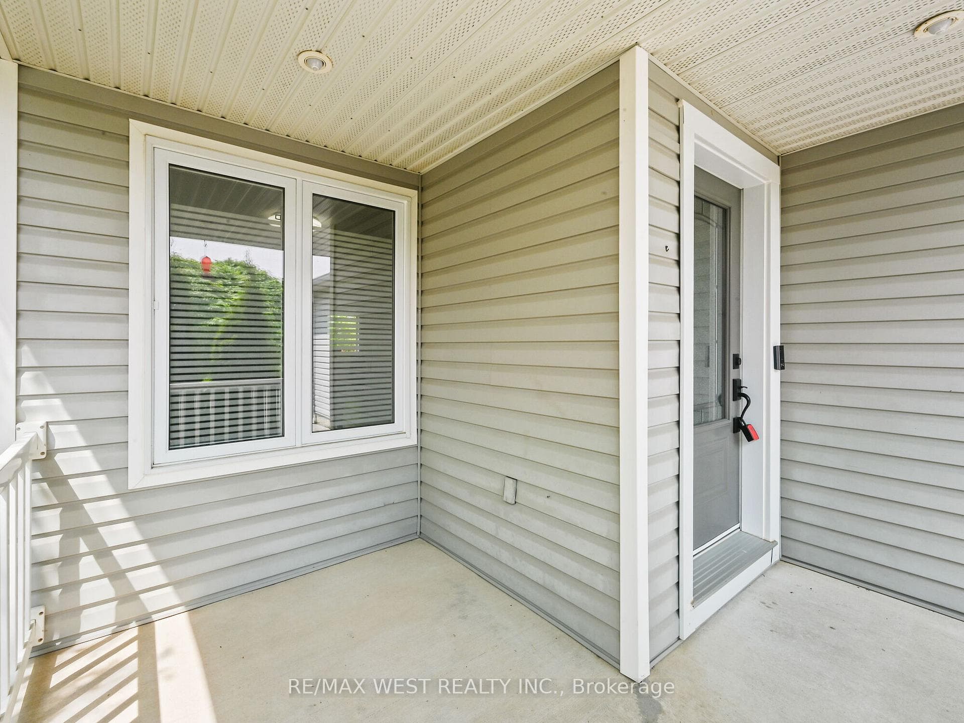 75 Langlaw Drive photo 2