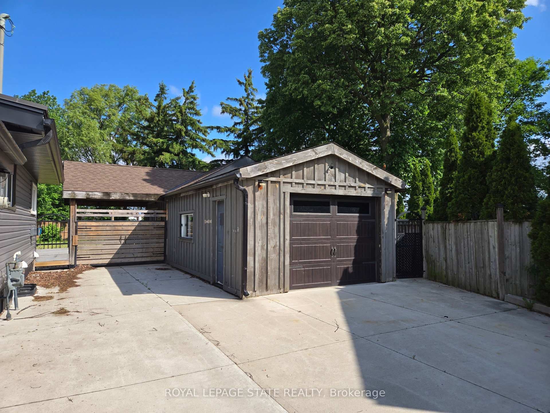 17 Carmen Avenue photo 2