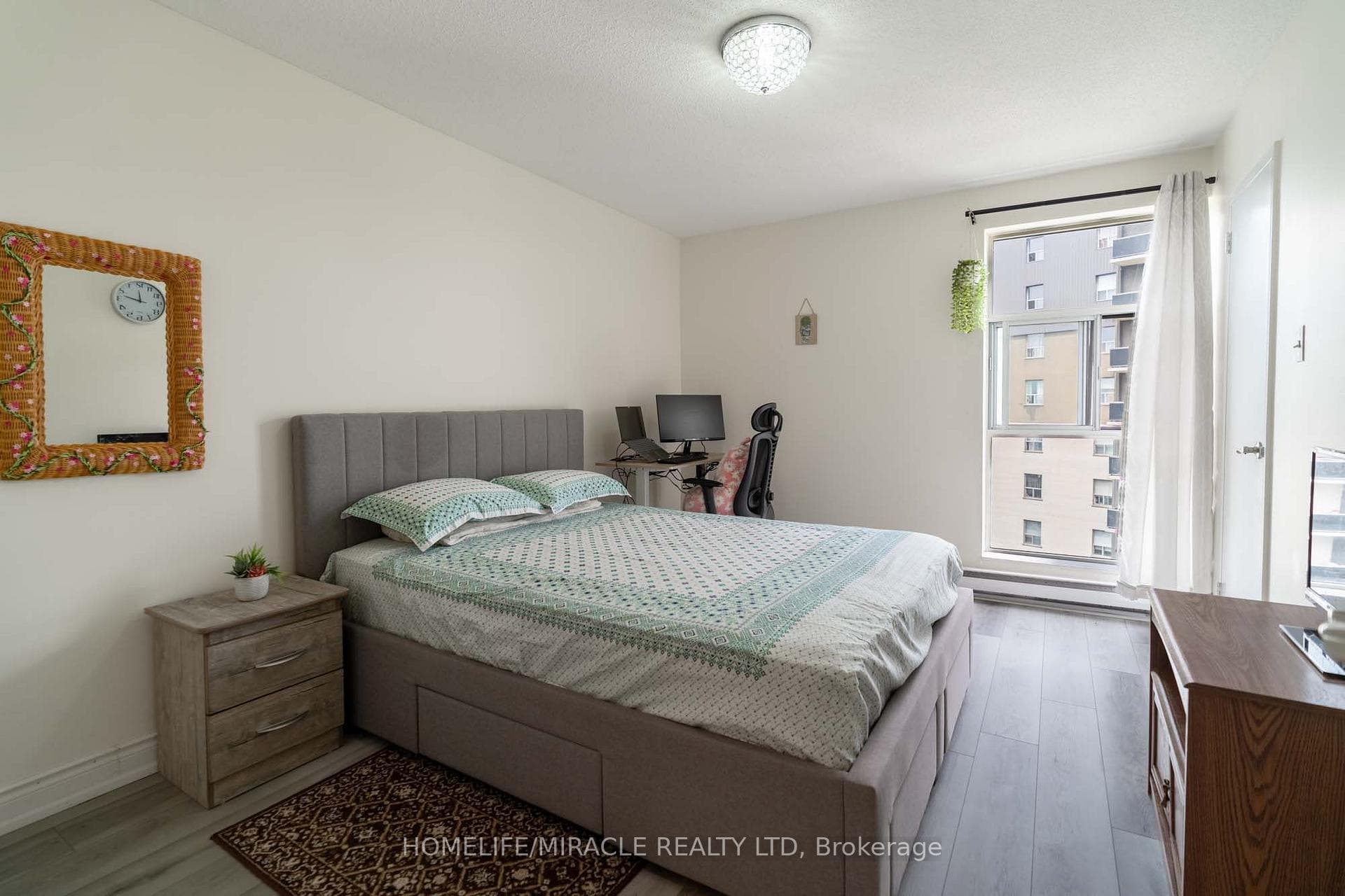 3025 Queen Frederica Drive Unit 807 photo 25