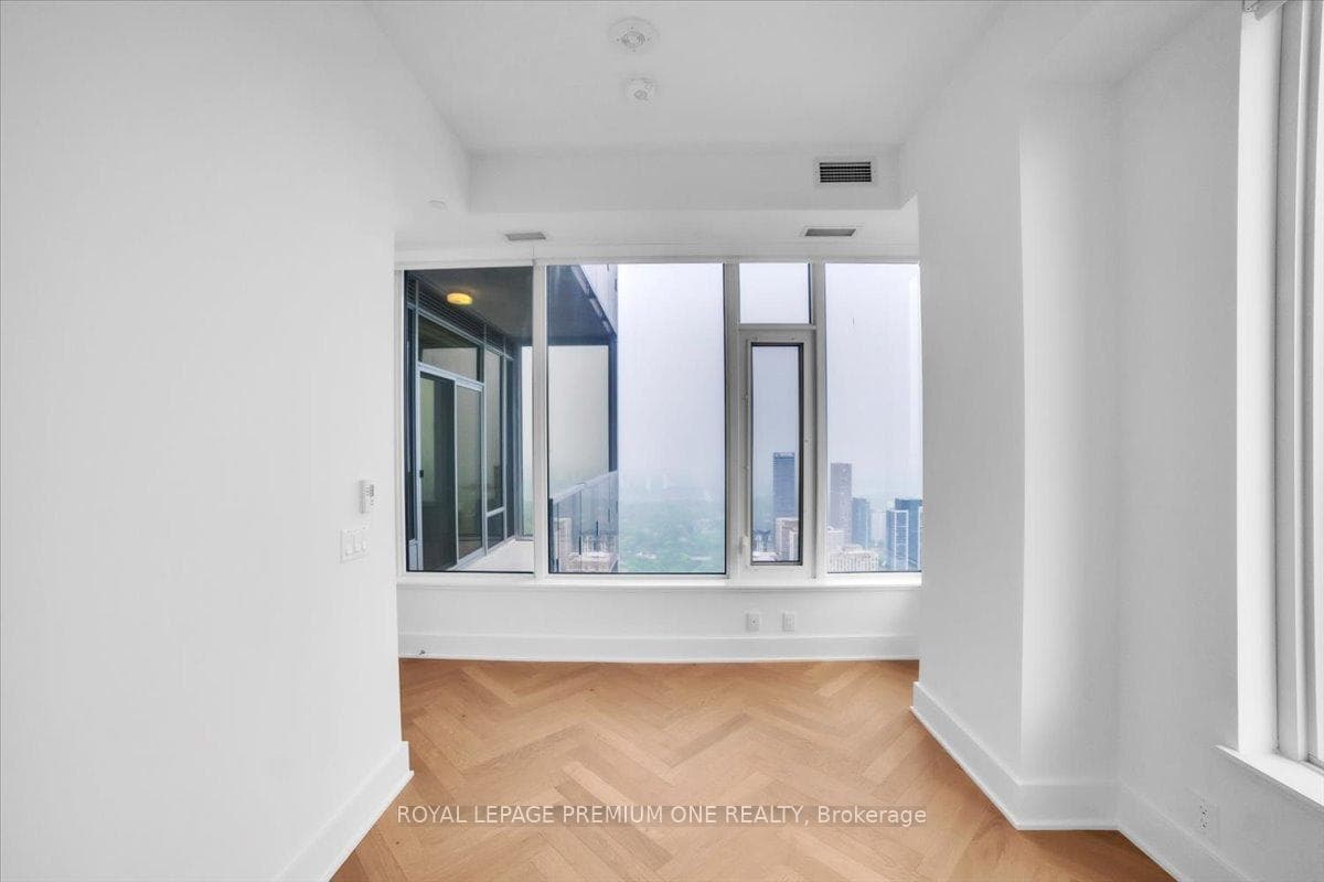 11 Yorkville Avenue Unit 6007 photo 18