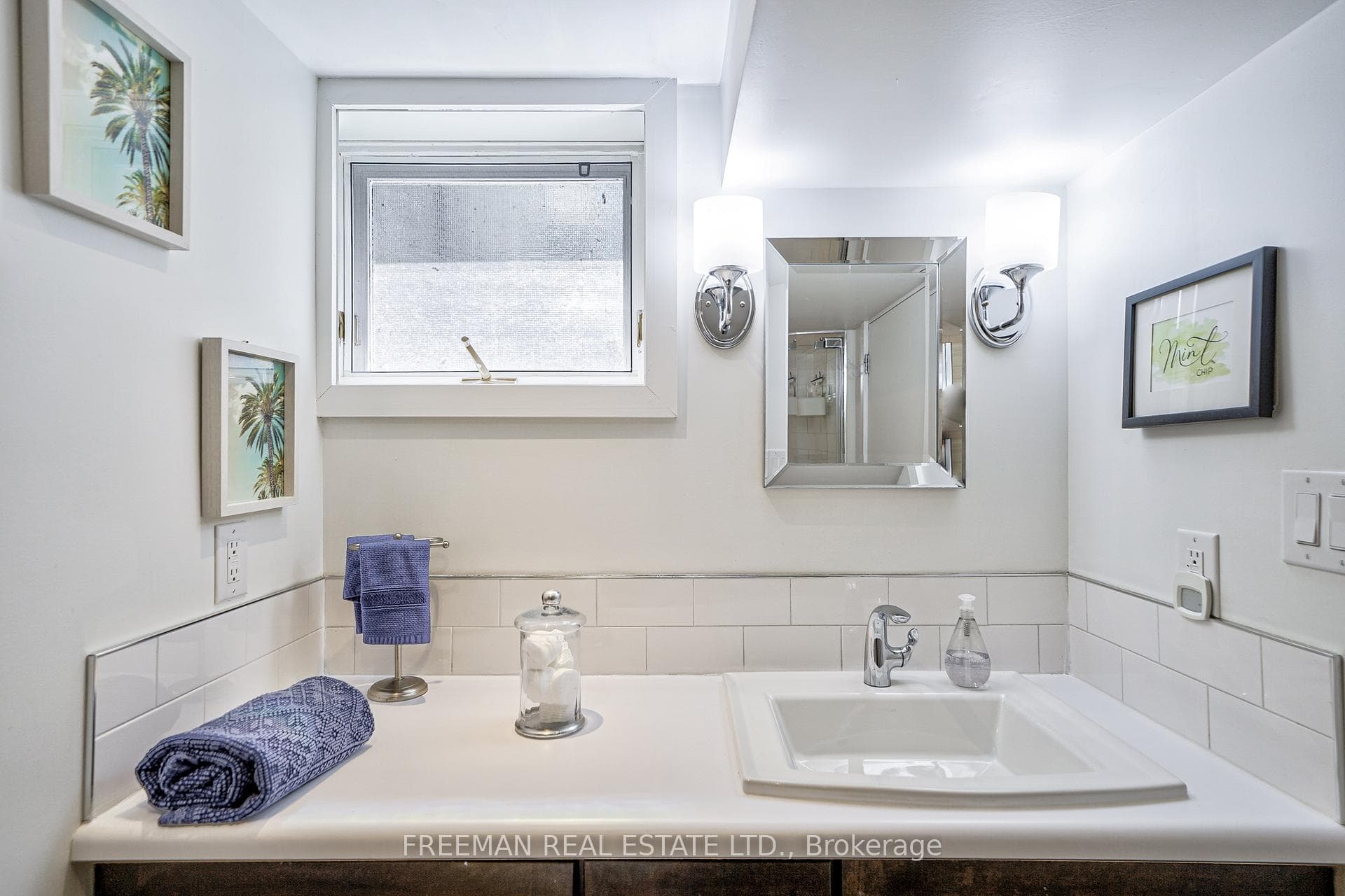 476 Clinton Street photo 29