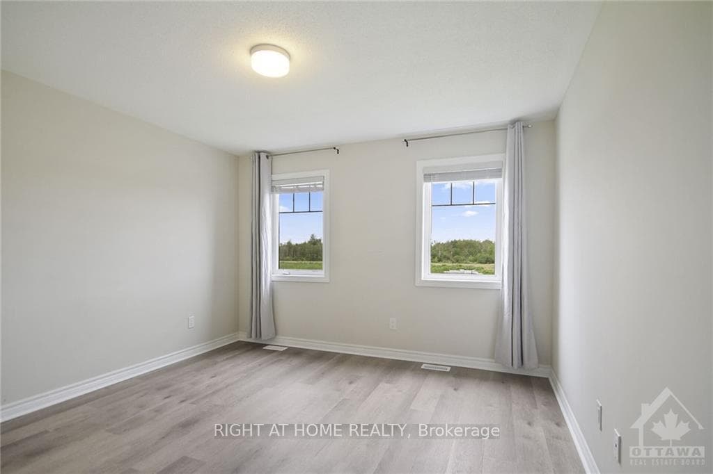 122 UNITY Place photo 19