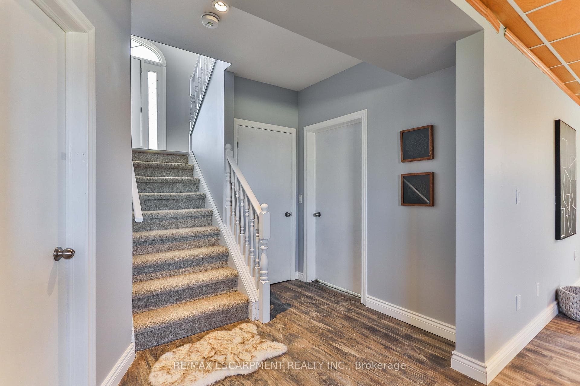 98 THOMAS Avenue photo 30