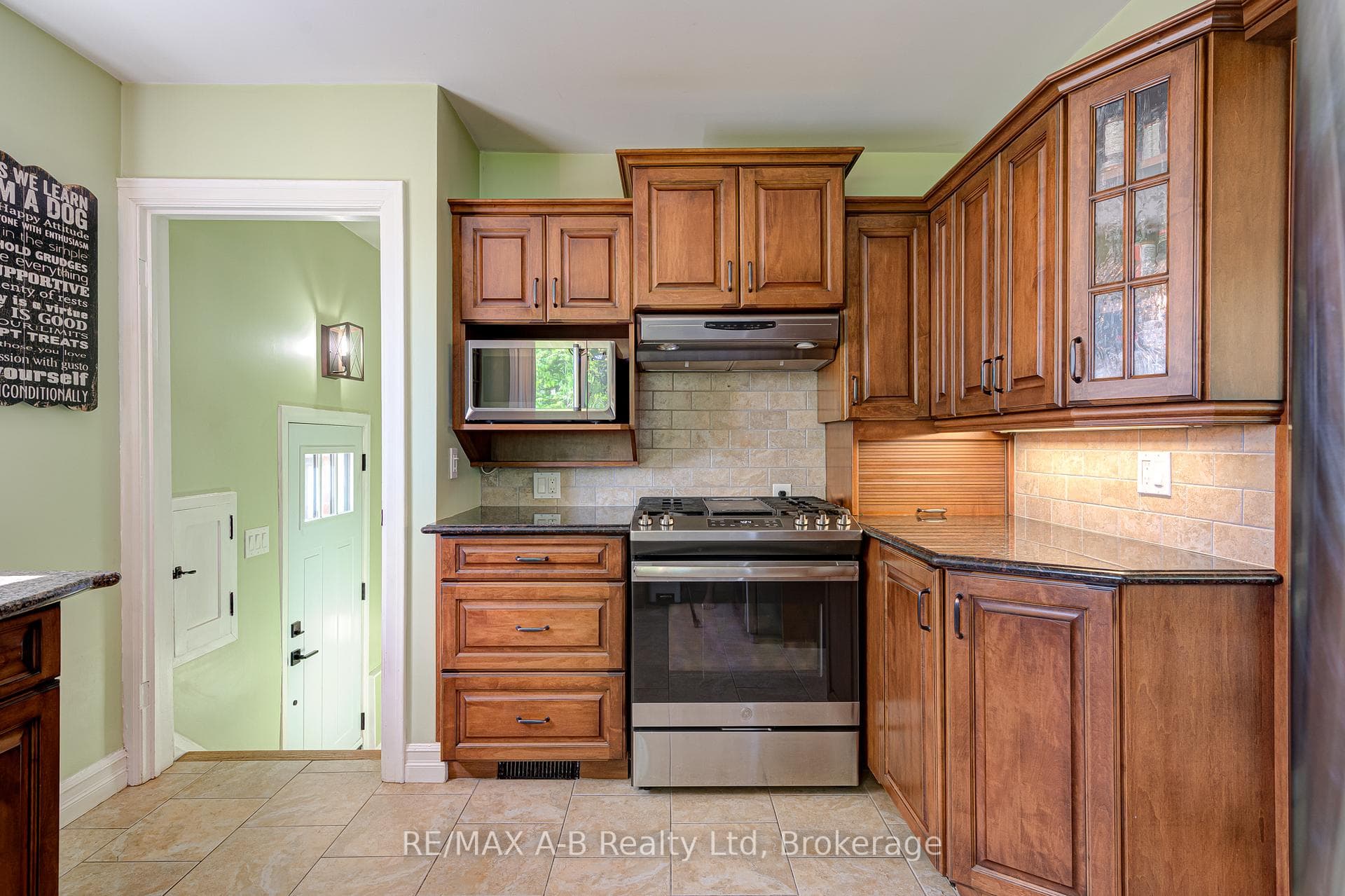 243 King Street photo 18