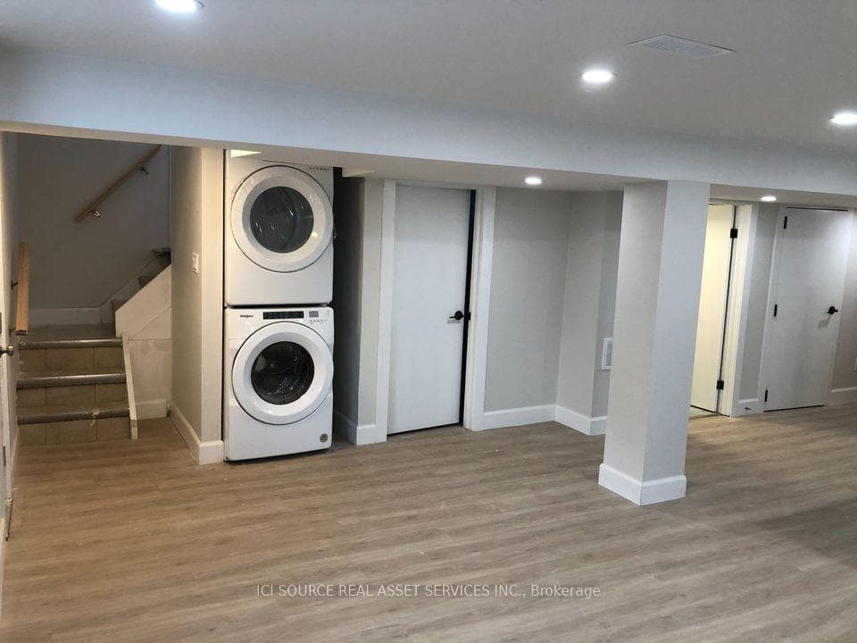 277 East 34th Street Unit Lower photo 10