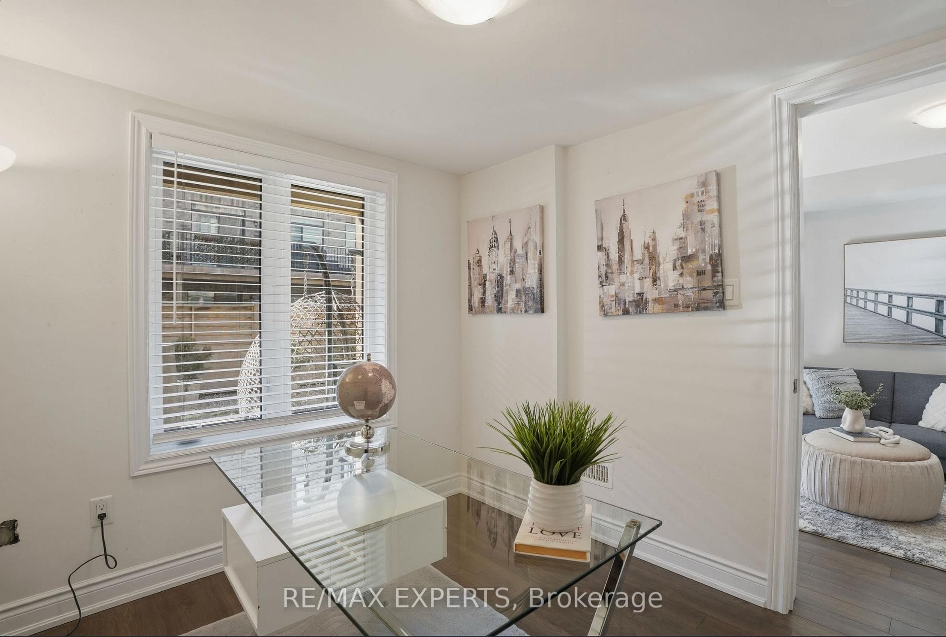 10 Augustus Terrace photo 26