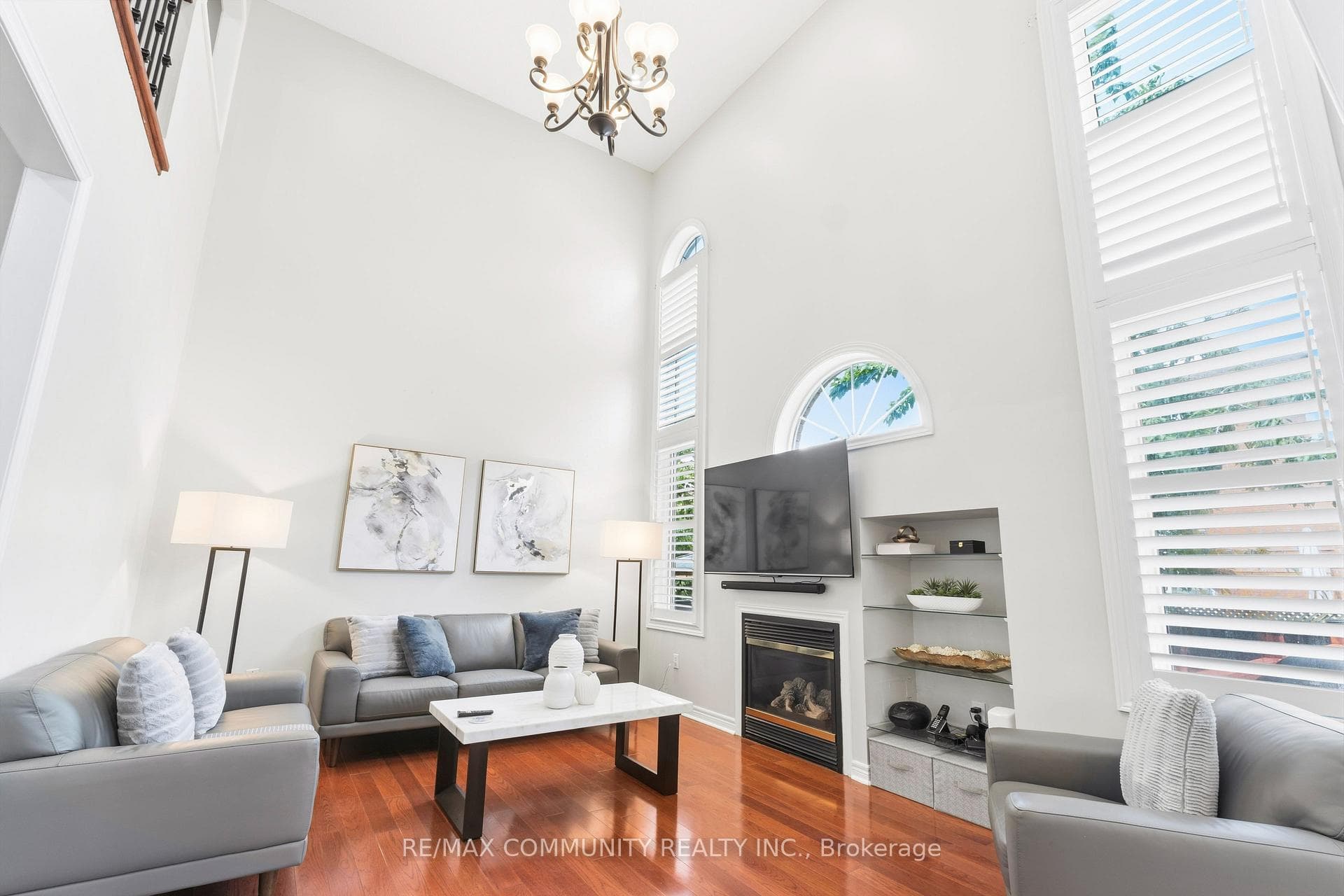 5673 Pegasus Street photo 11