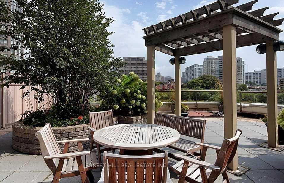 925 Bay Street Unit 2201 photo 29