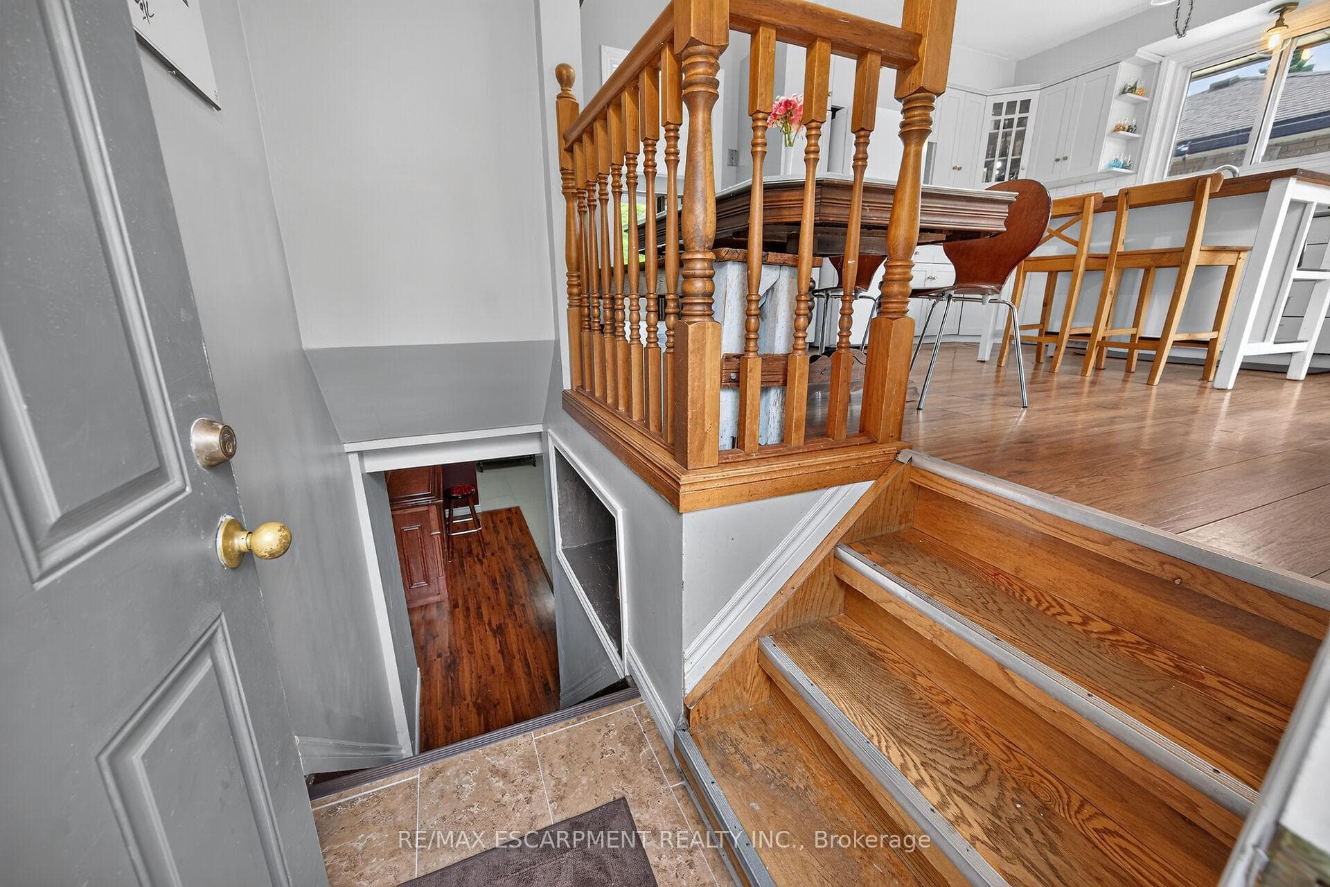 251 Mackenzie Crescent photo 27