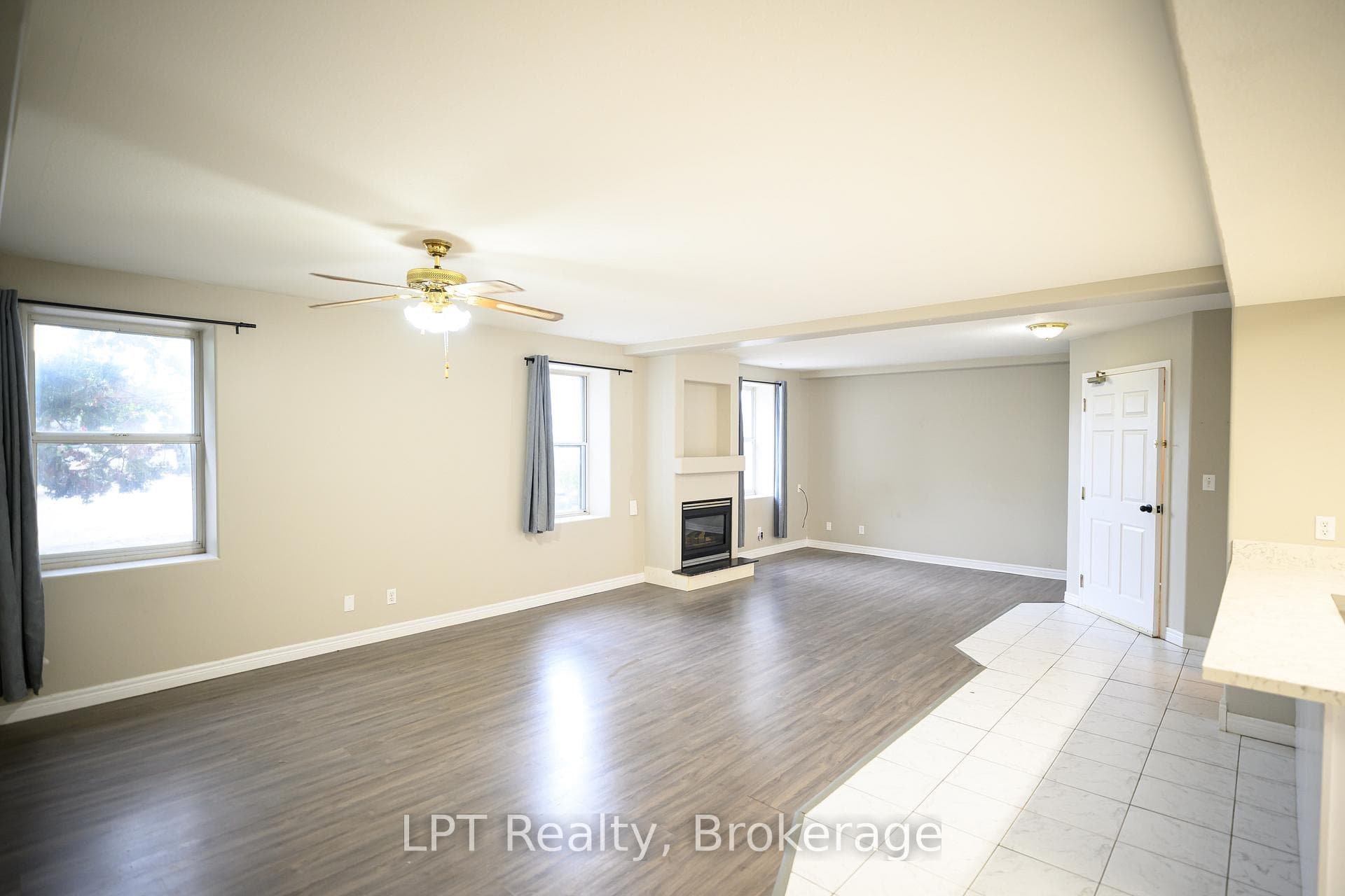 317 Queen Street Unit 103 photo 2