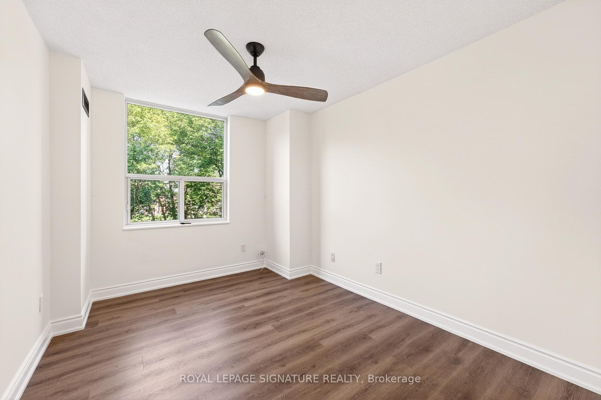 60 Inverlochy Boulevard Unit 309 photo 18