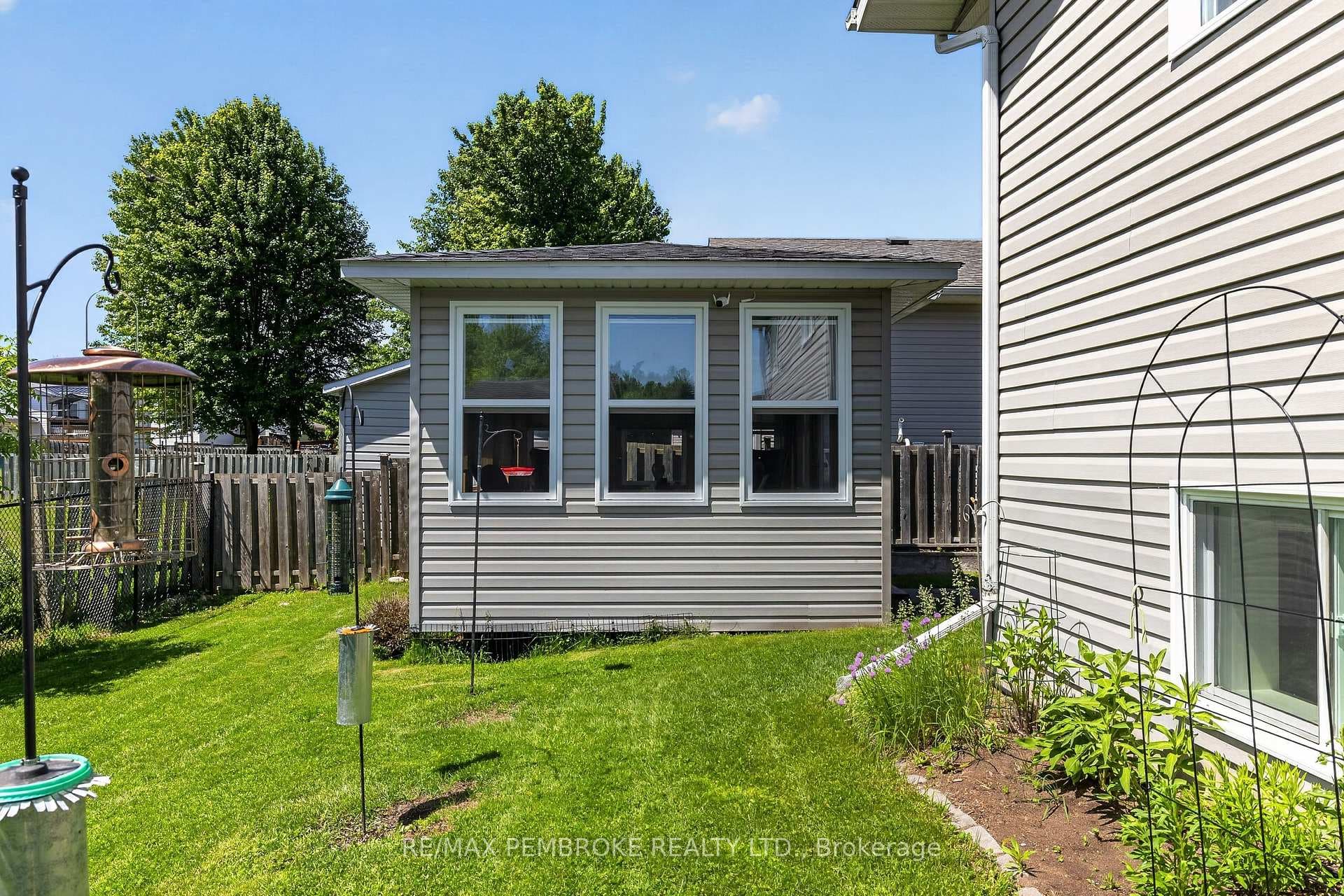 39 Oak Avenue photo 41