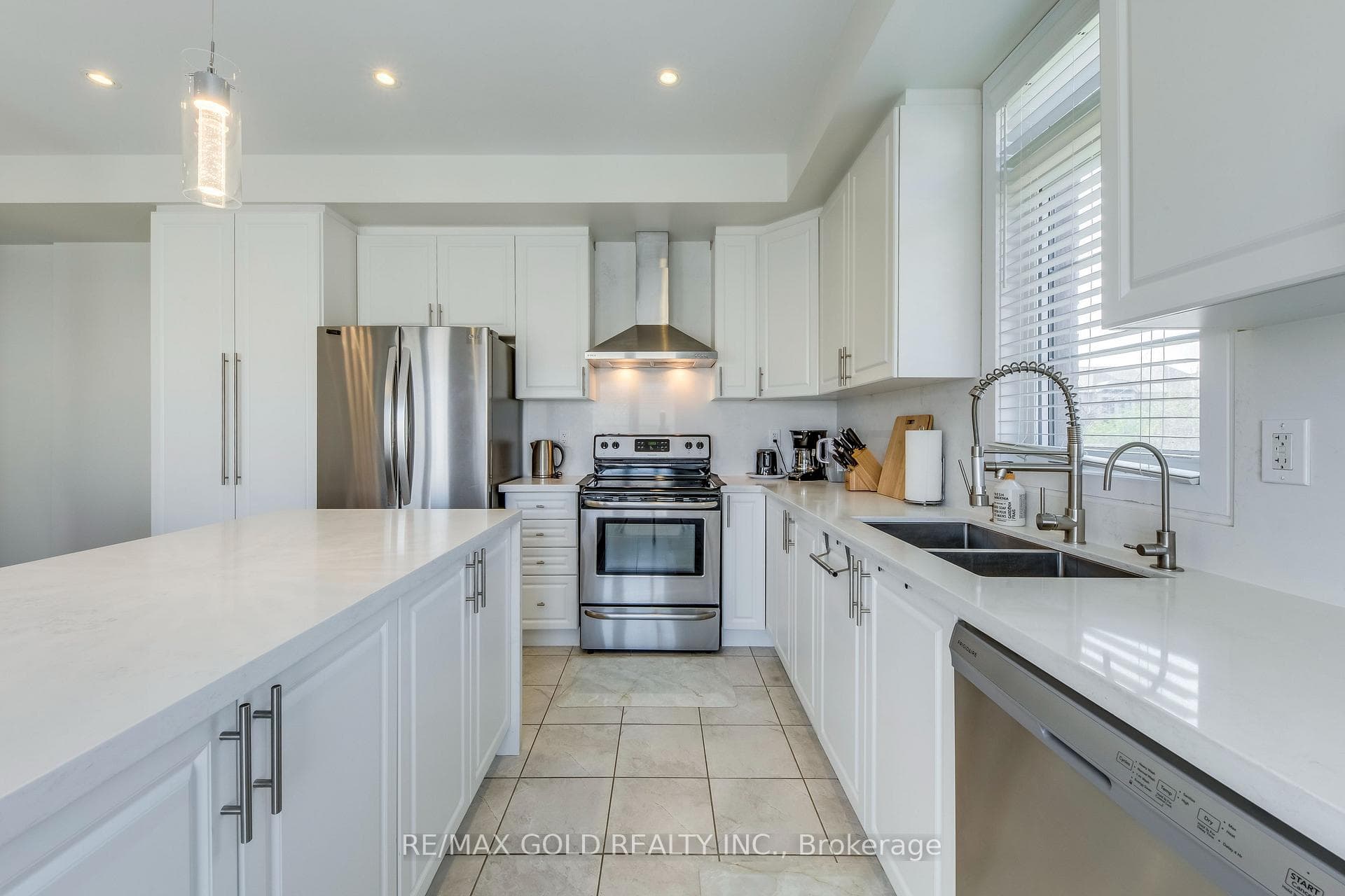 561 Mermaid Crescent photo 22