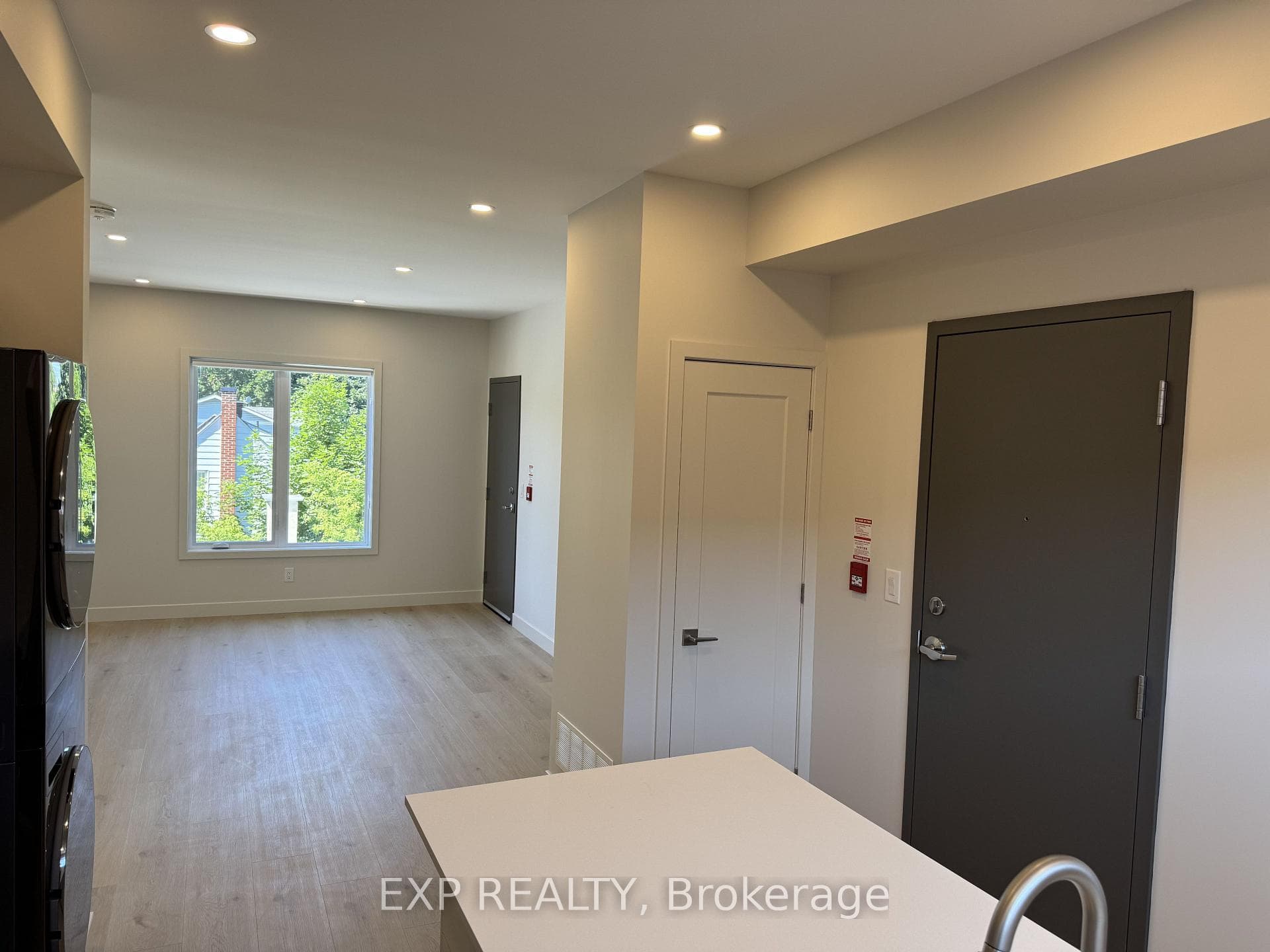 1301 Dorchester Avenue Unit 5 photo 3