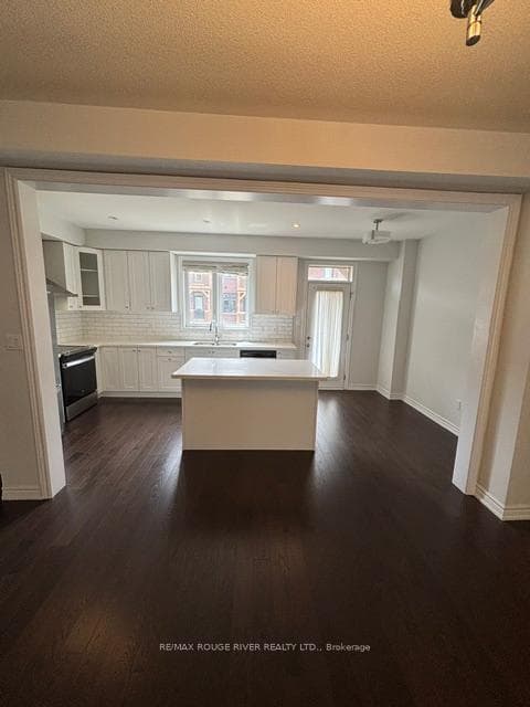 31 Douet Lane photo 3