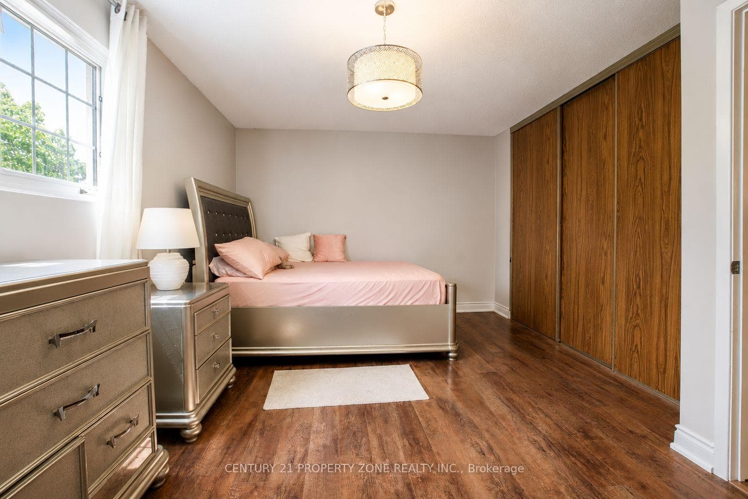 27 Madrid Crescent photo 19