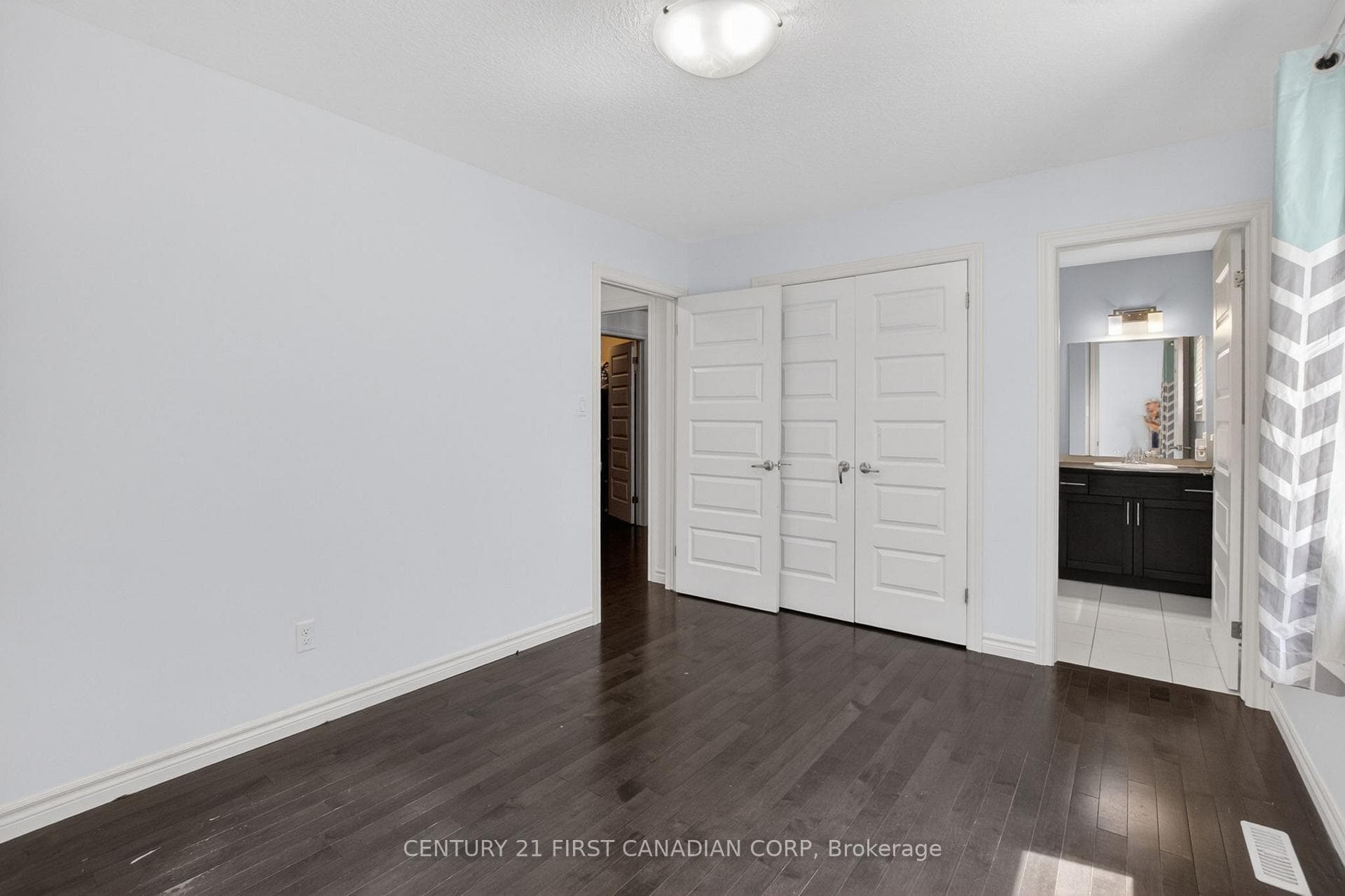 697 Killarney Road photo 24