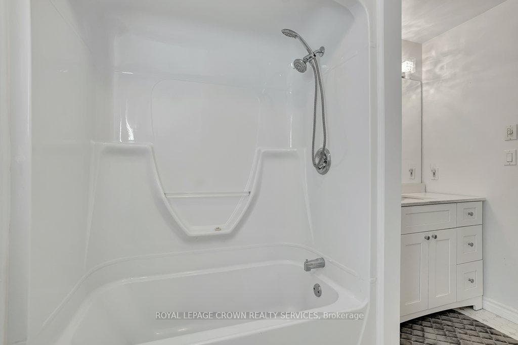 121 Kilroot Place photo 27