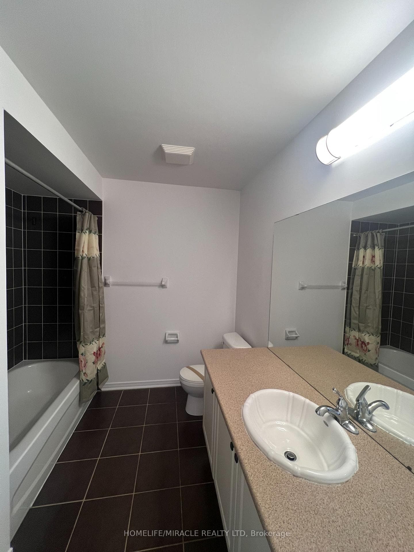 99 Oswell Drive photo 17
