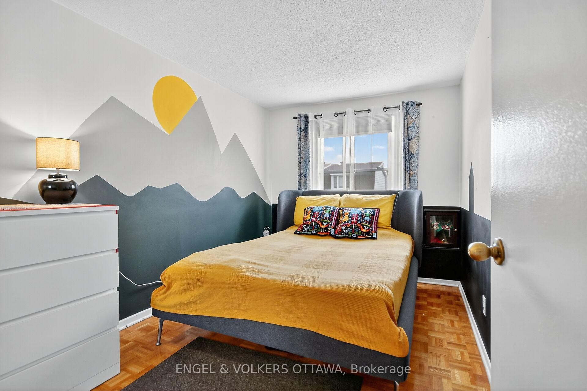 910 Dynes Road photo 26