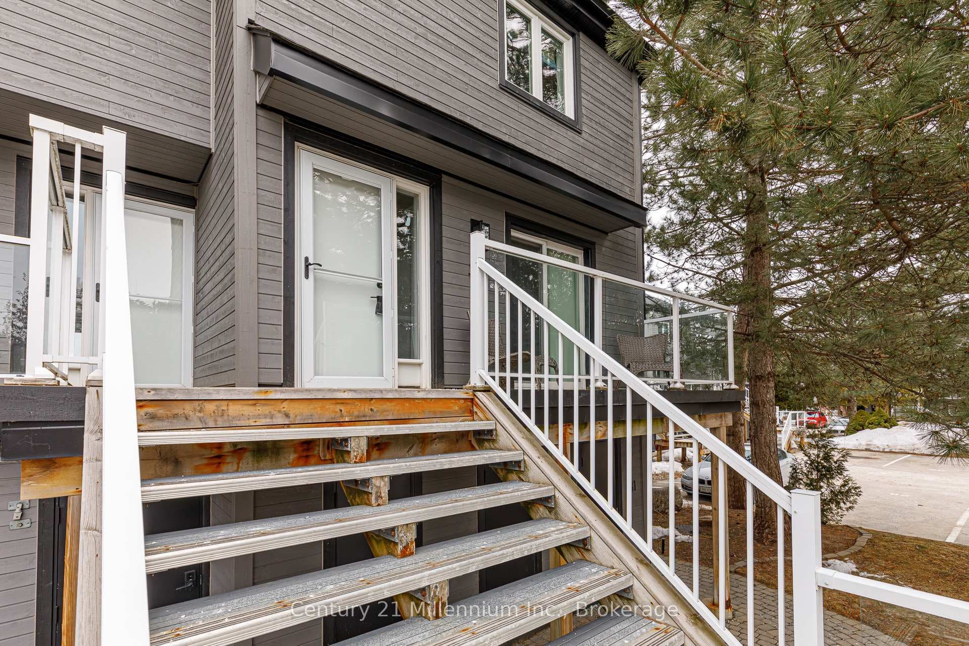 44 Trott Boulevard Unit 32 photo 1
