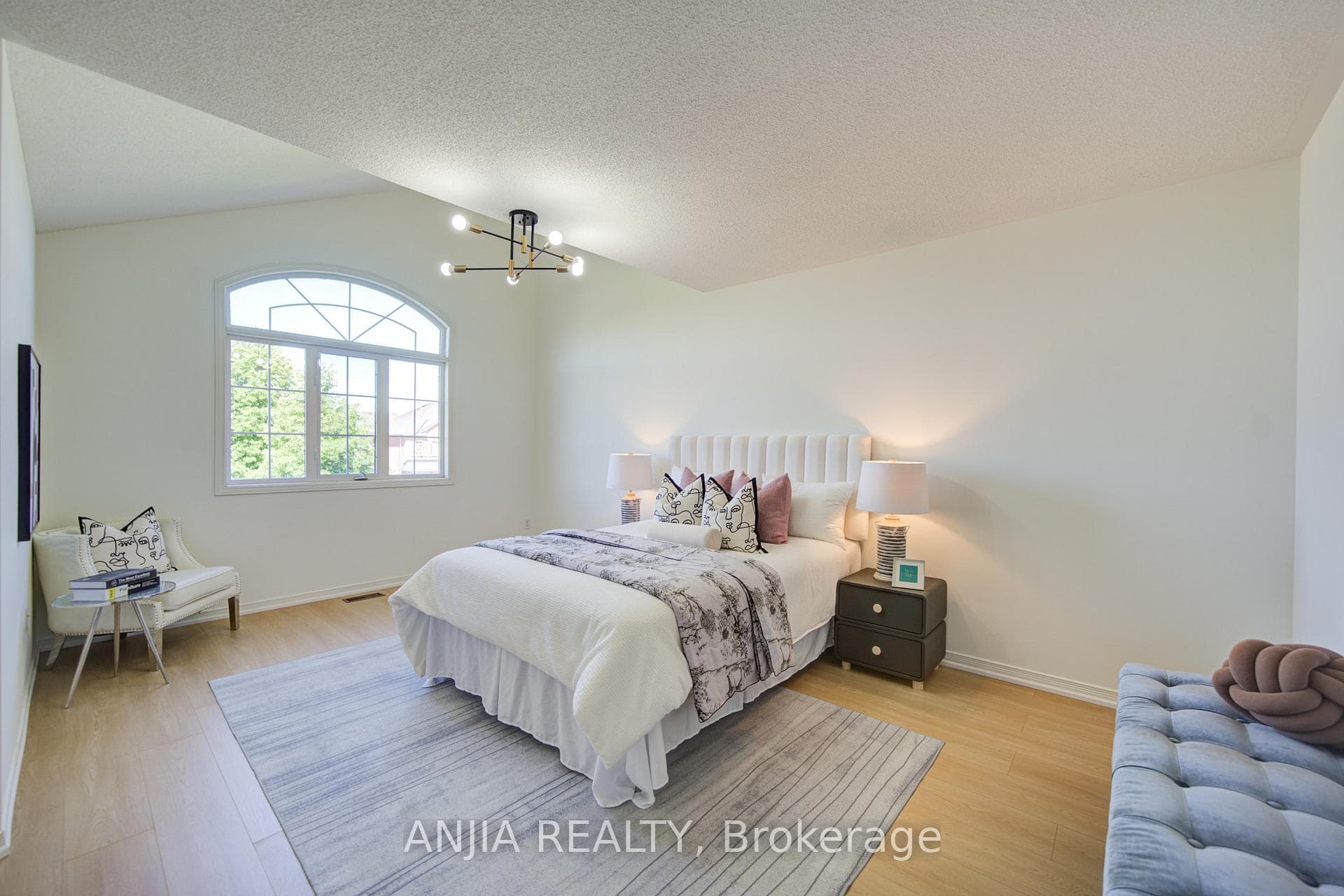 281 Mingay Avenue photo 30