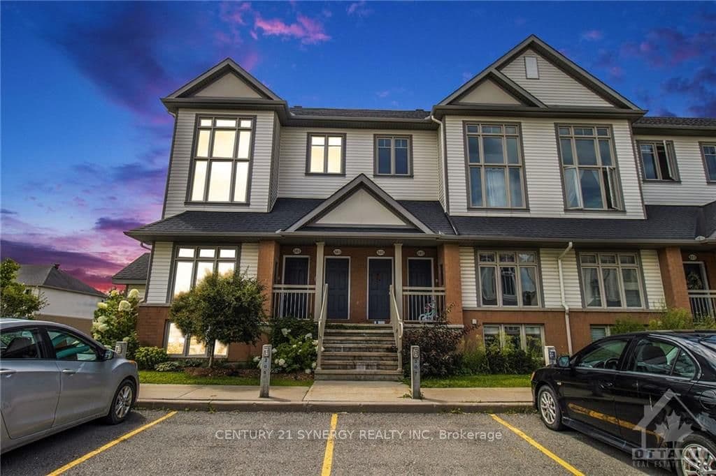 301 GALSTON photo 2