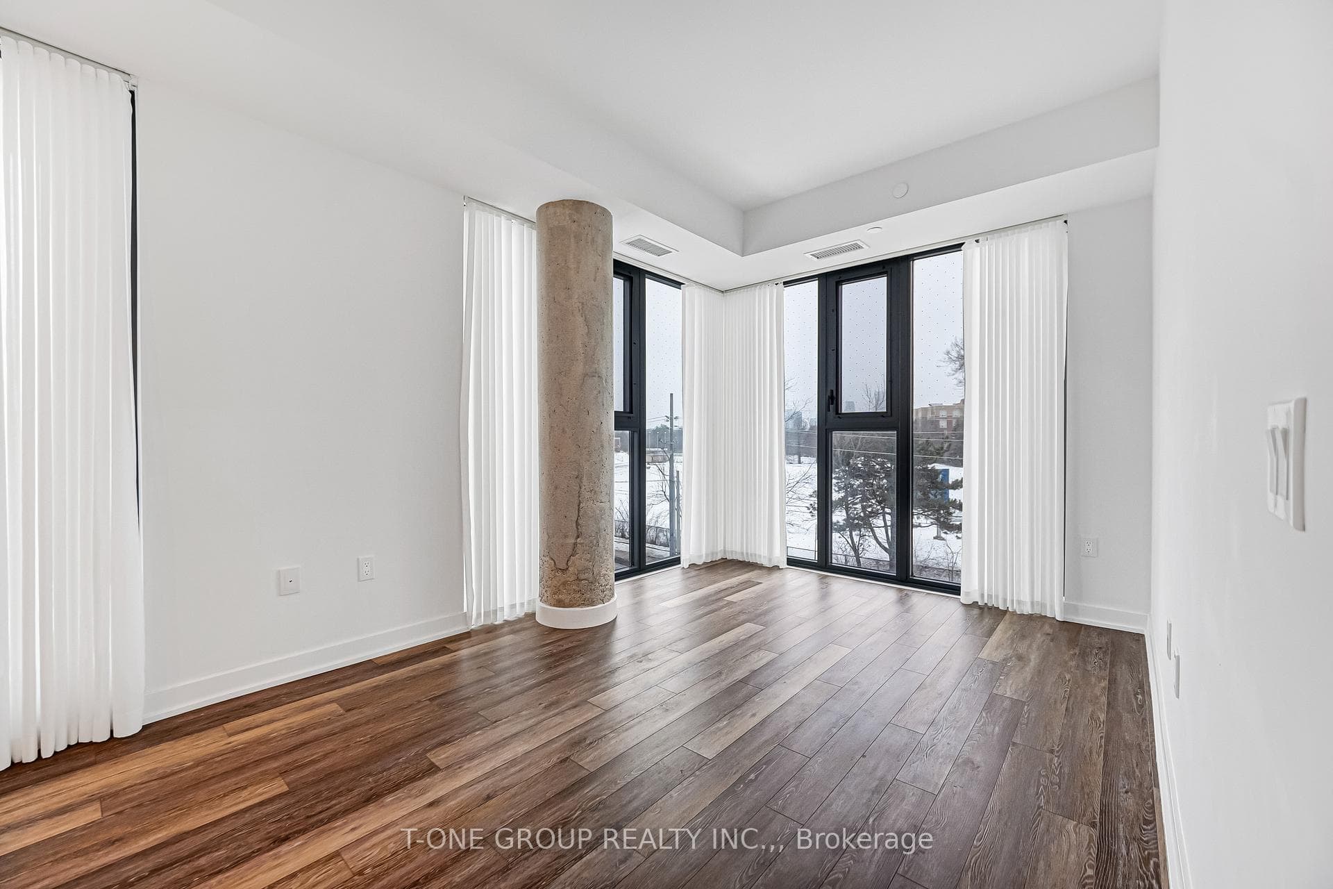 250 Lawrence Avenue Unit 309 photo 27