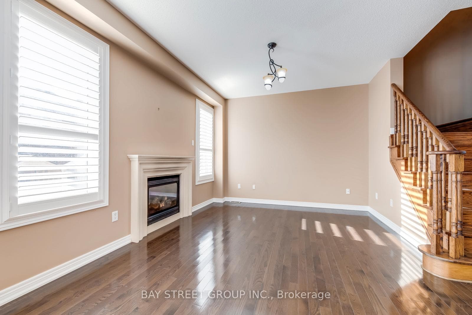 3439 Robin Hill Circle photo 19