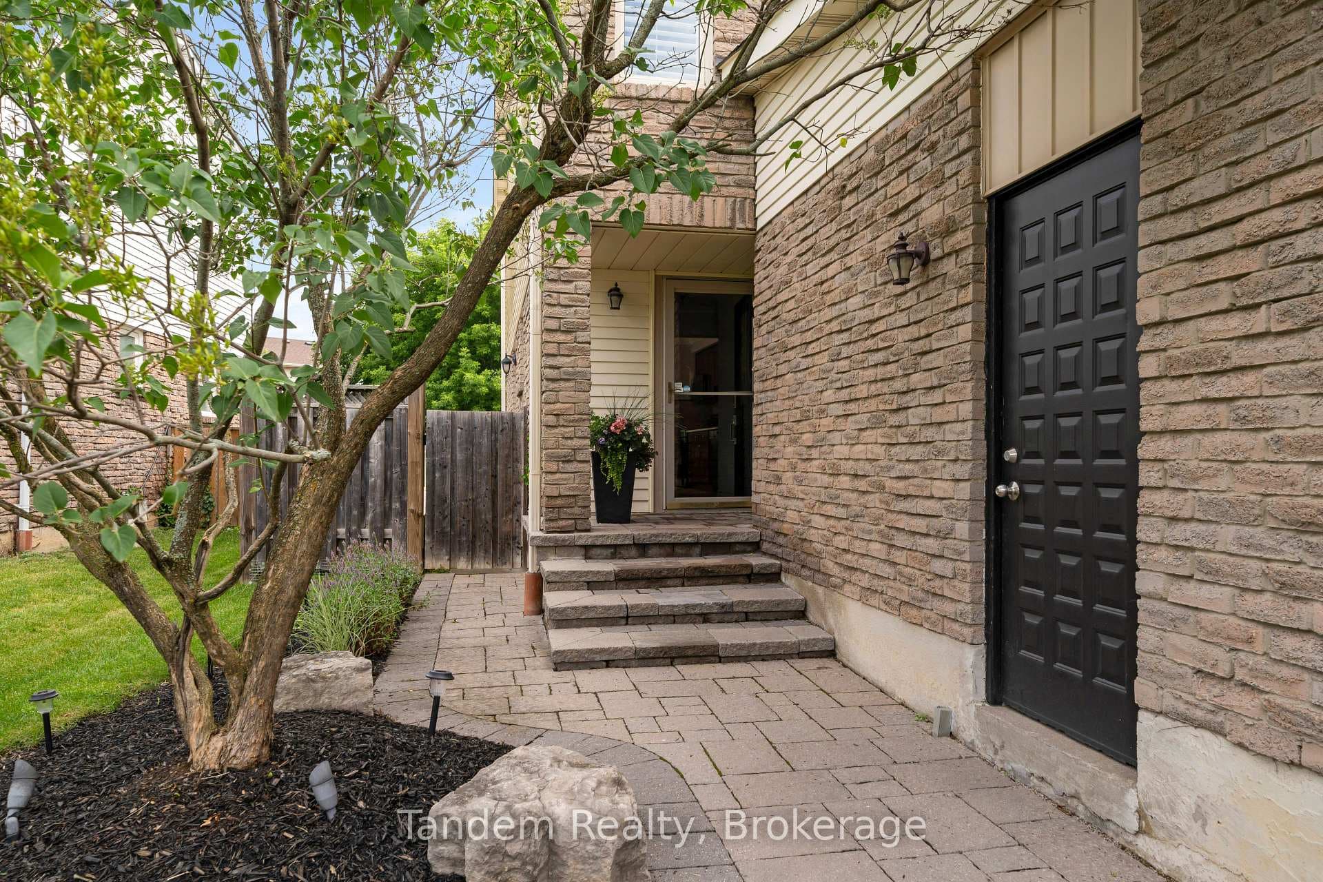 769 Coulson Avenue photo 6
