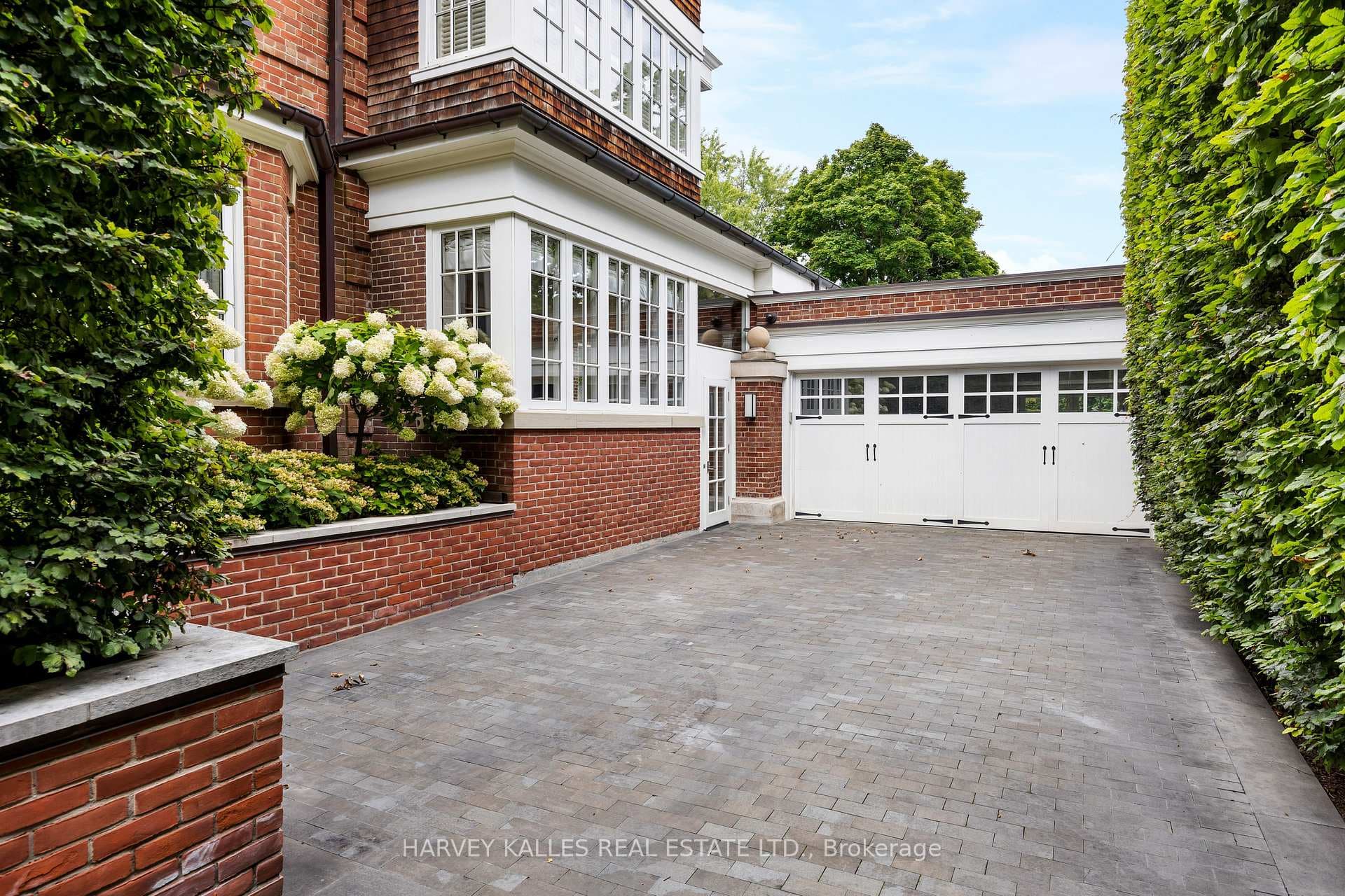 297 Russell Hill Road photo 40