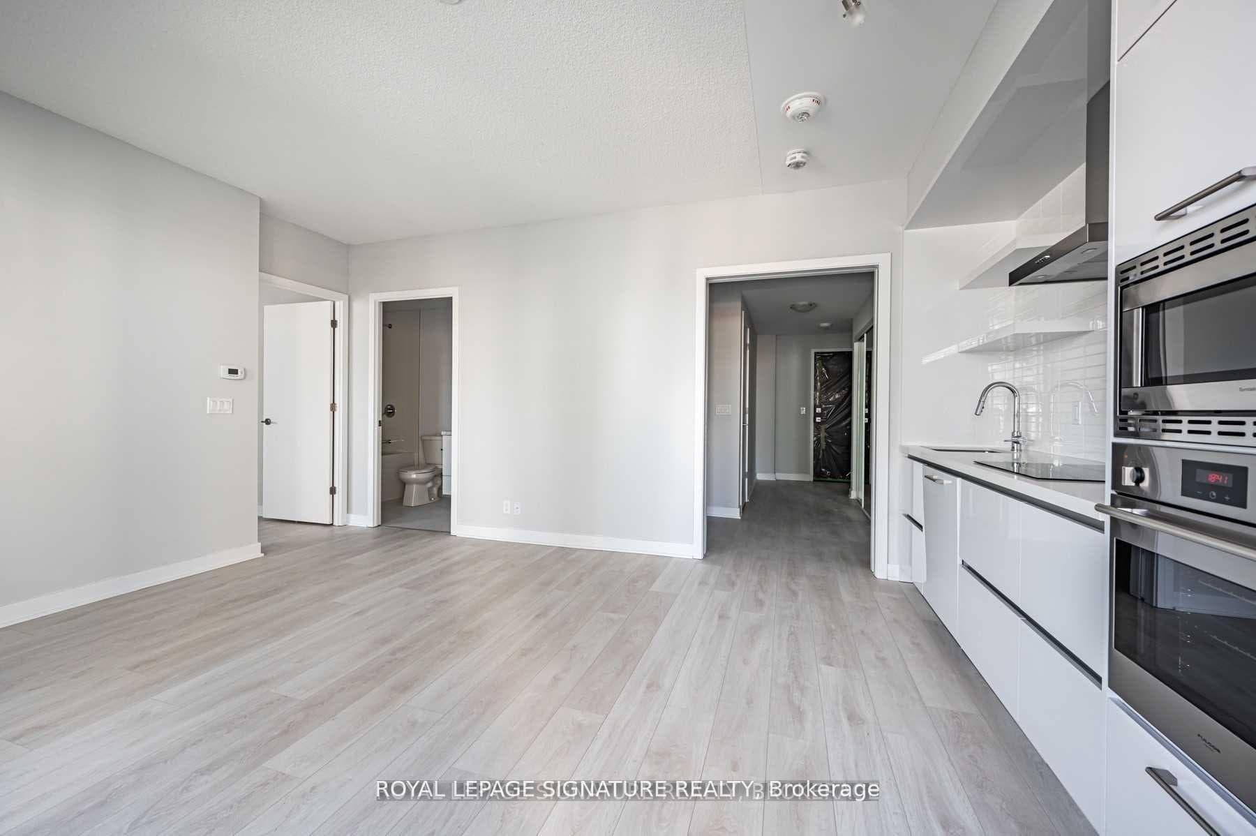 2221 Yonge Street Unit 2711 photo 6