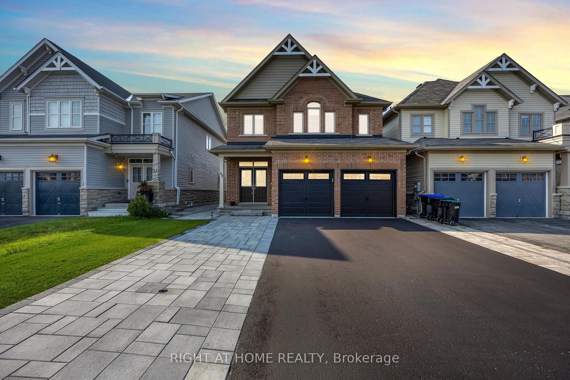 53 DECAROLIS Crescent photo 1