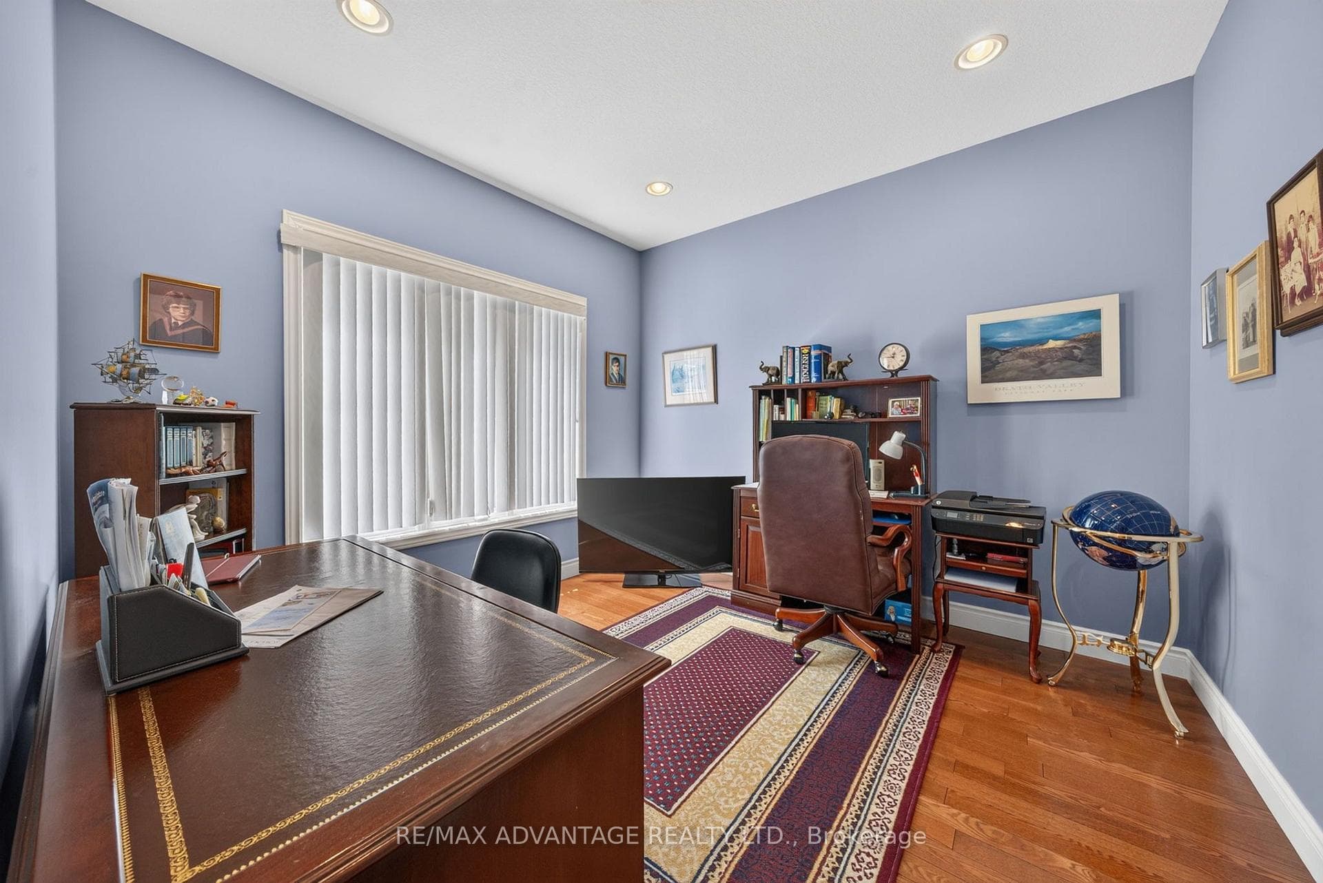 8 Willard Crescent photo 5