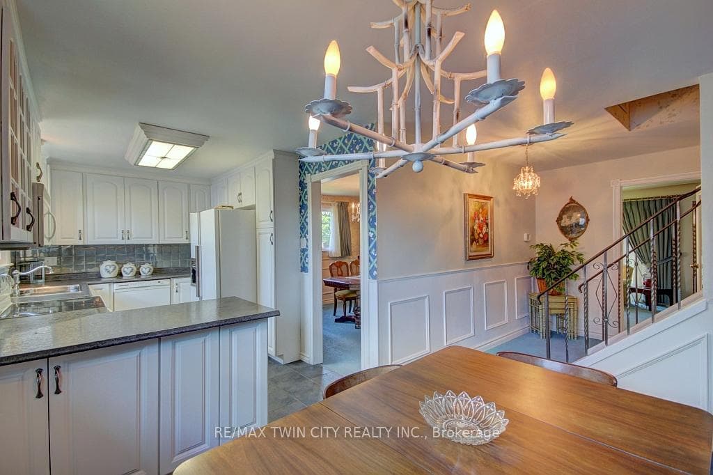 172 Forest Glen Crescent photo 12