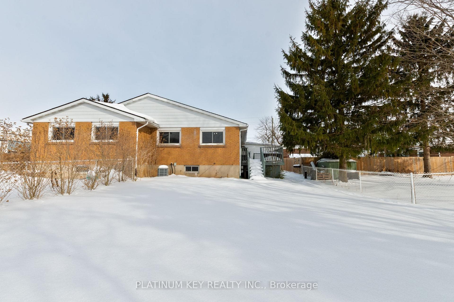 Spacious & fully fenced backyard