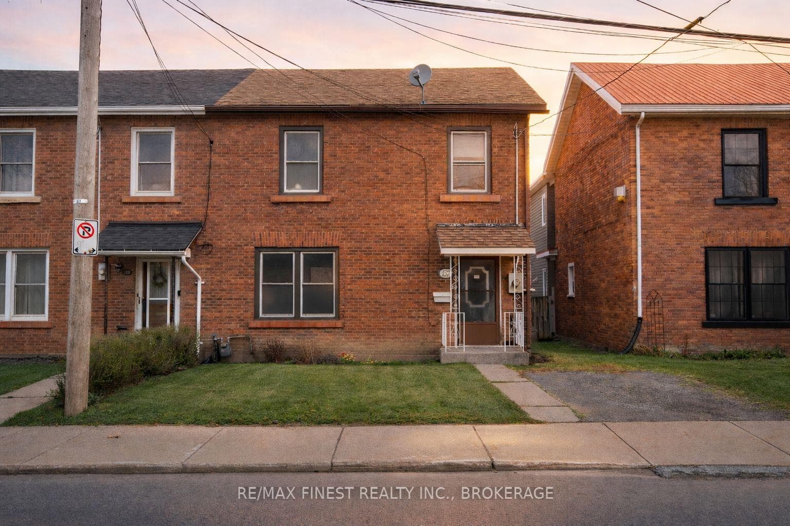 137 Stephen Street photo 1