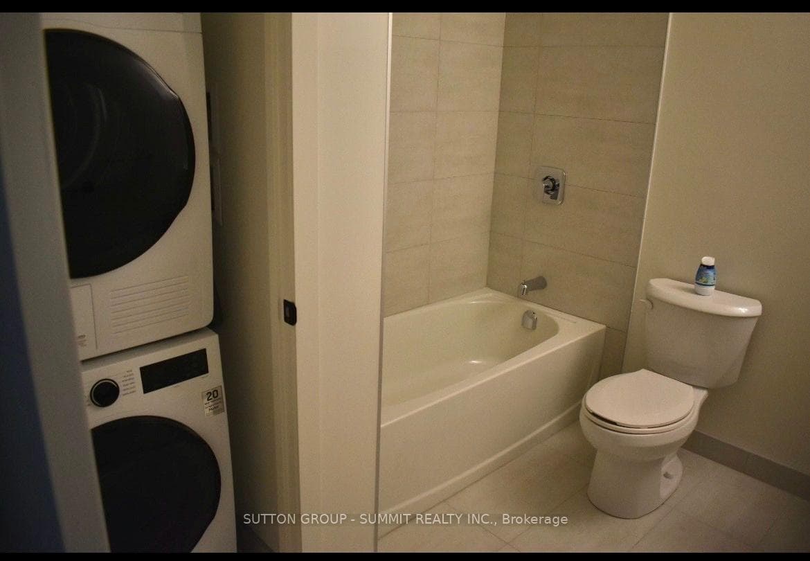 33 ERIE Avenue Unit 402 photo 28