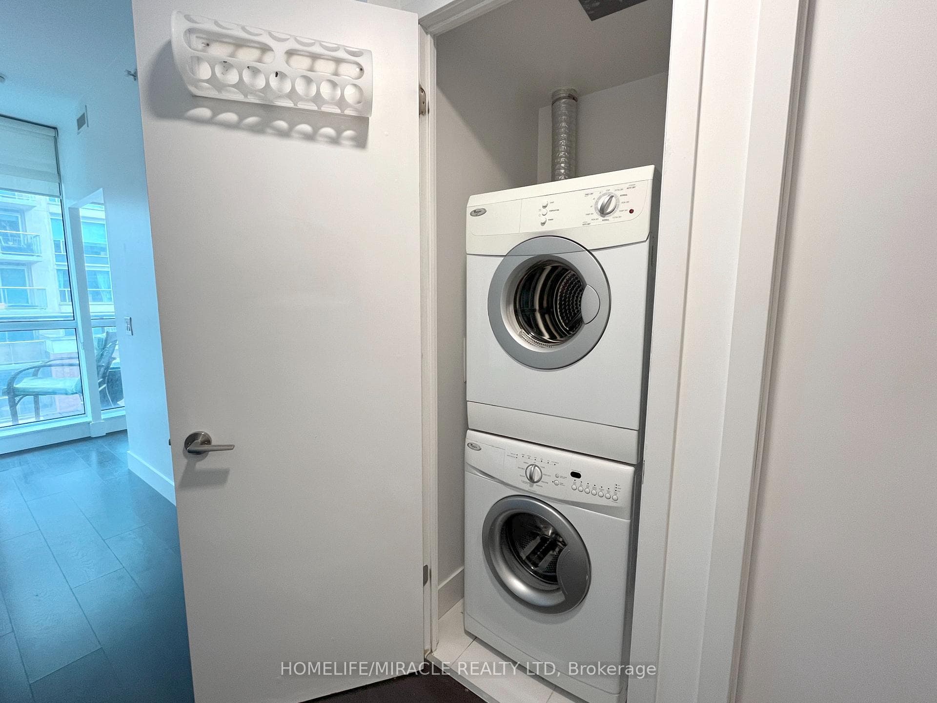 39 Sherbourne Street Unit 708 photo 6