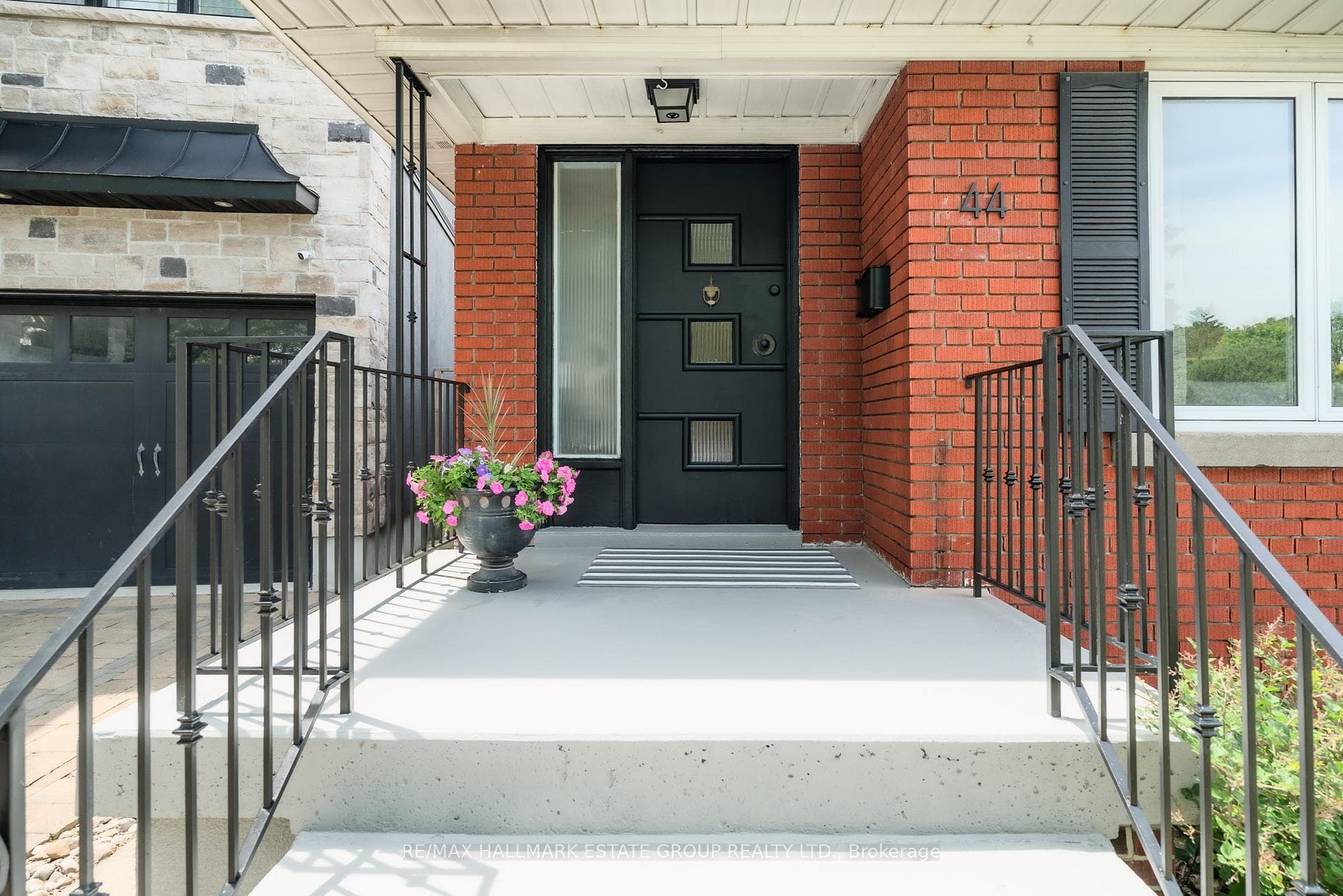 44 Ferncroft Drive photo 2
