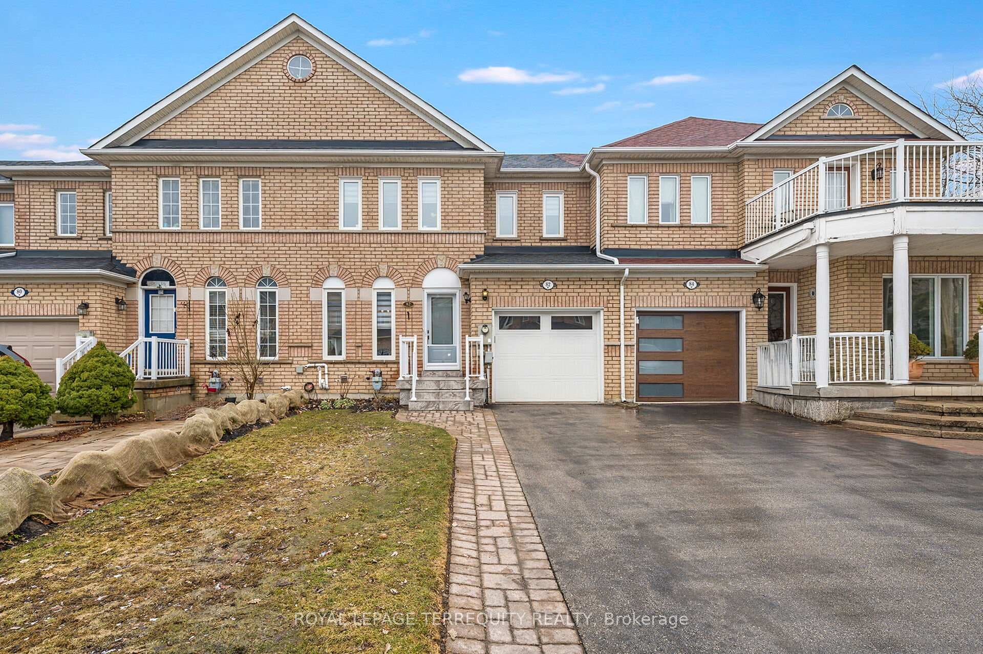 82 Timberwolf Crescent