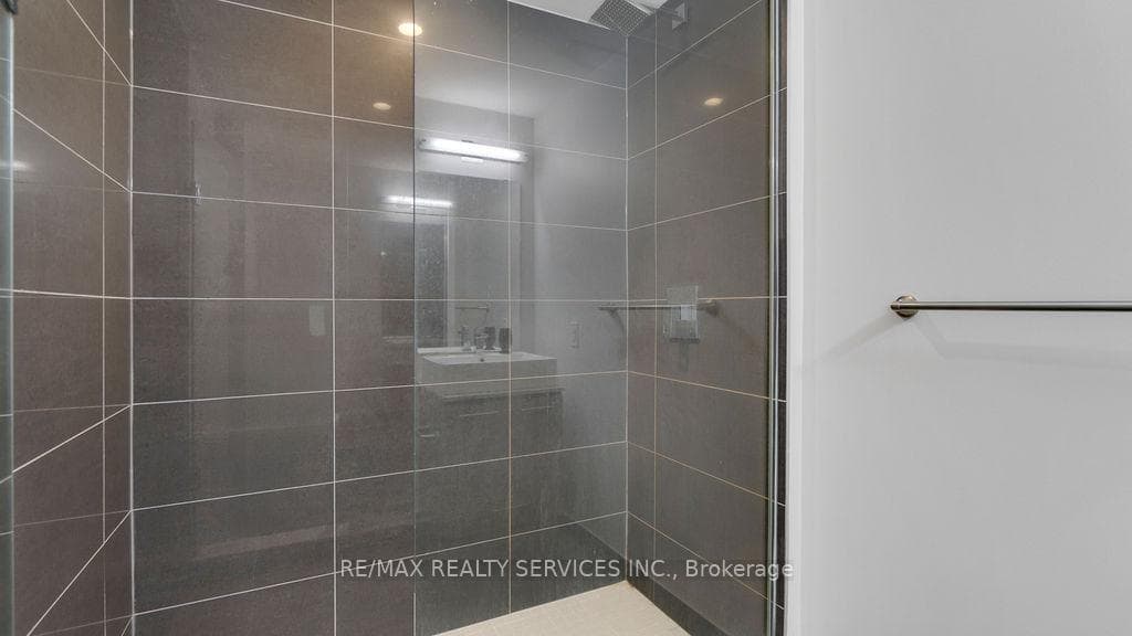 170 Chiltern Hill Road Unit 202 photo 16
