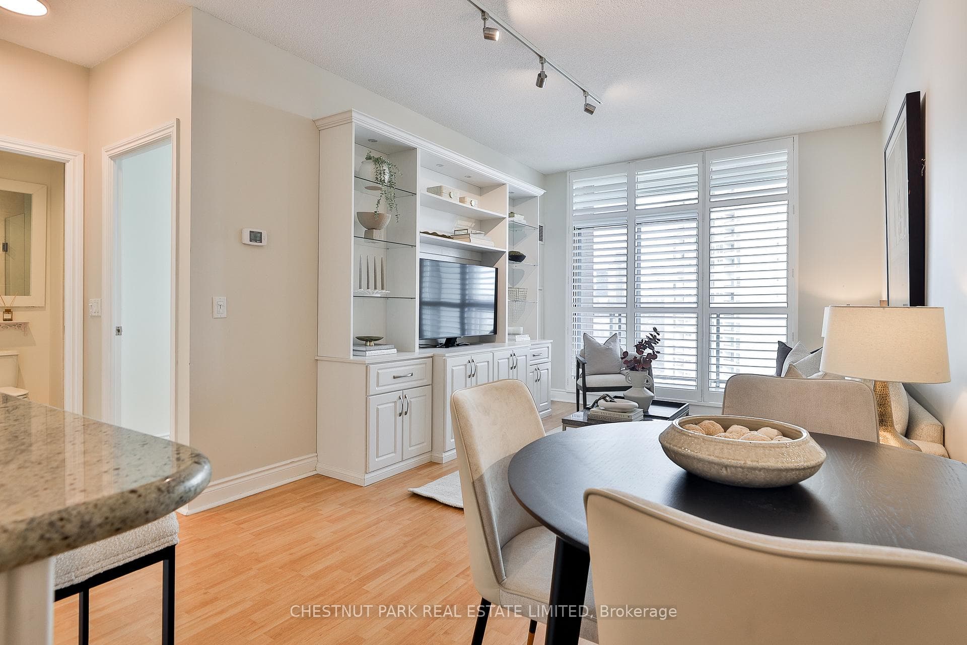319 Merton Street Unit 1013 photo 13