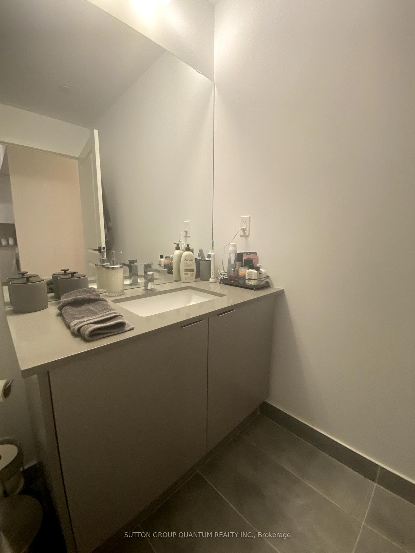 2489 TAUNTON Road Unit 210 photo 8